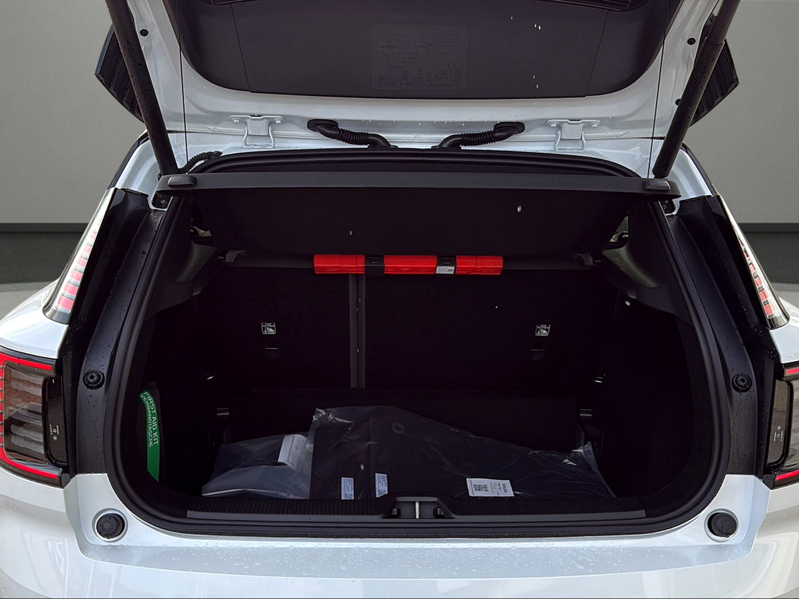 VOLVO EX30 P5 69 kWh Long Range Ultra-image-8