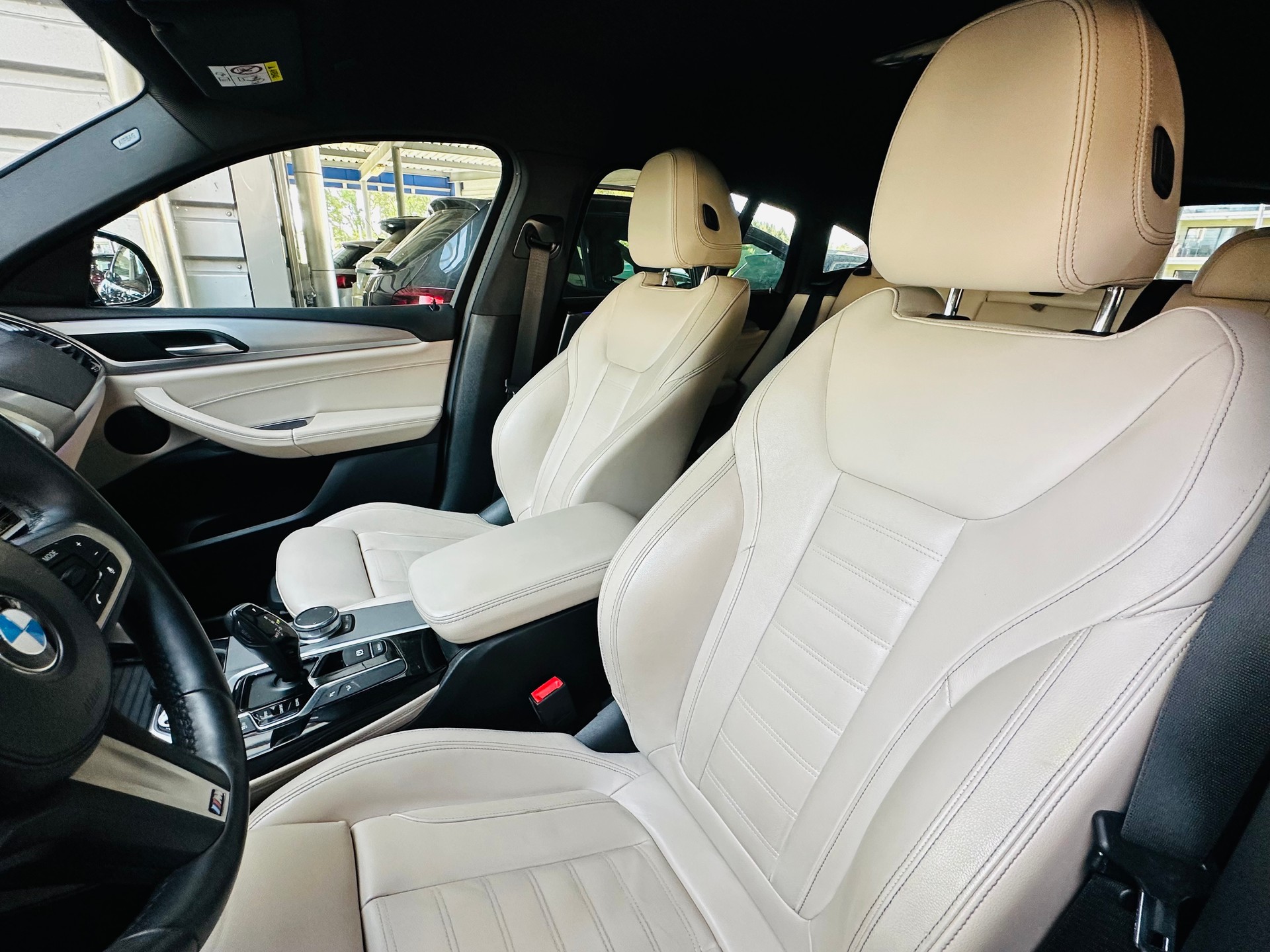 BMW X4 xDrive 20i M Sport Steptronic-image-19