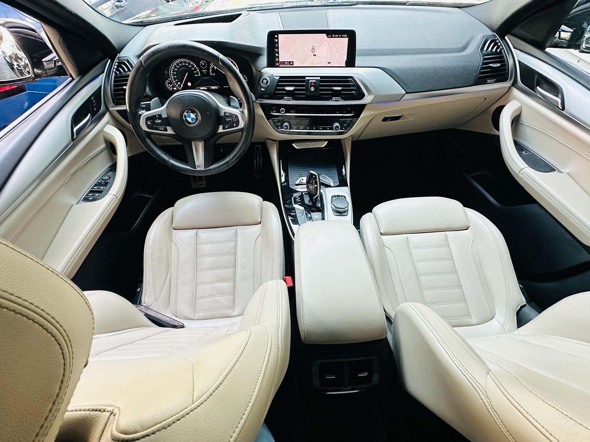 BMW X4 xDrive 20i M Sport Steptronic-image-18