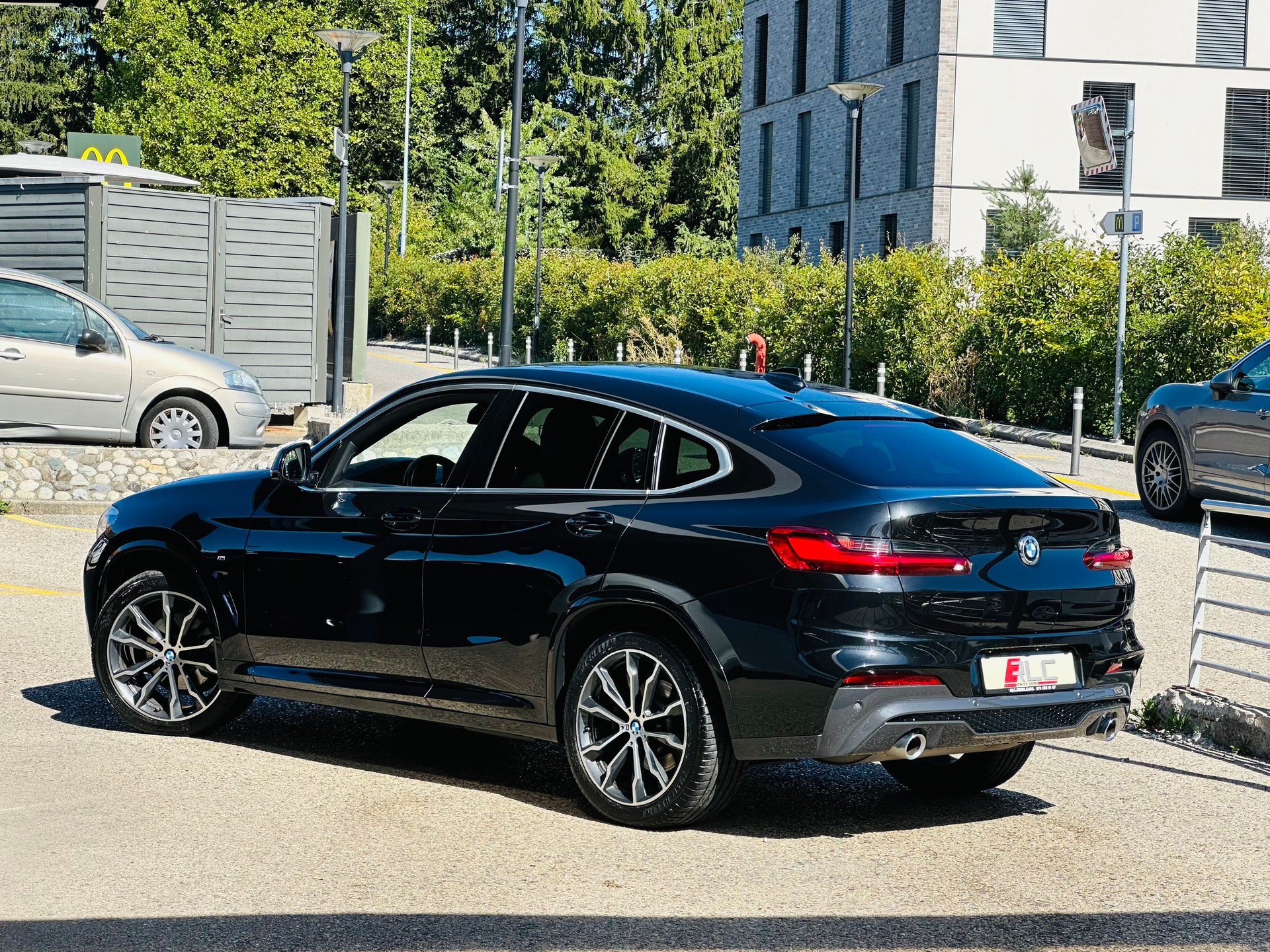 BMW X4 xDrive 20i M Sport Steptronic-image-11