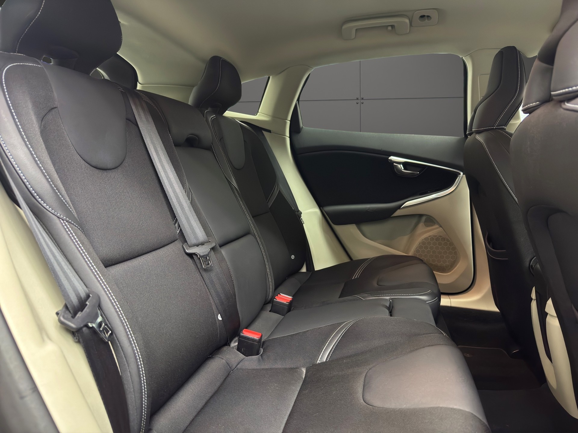 VOLVO V40 D3 Kinetic-image-14