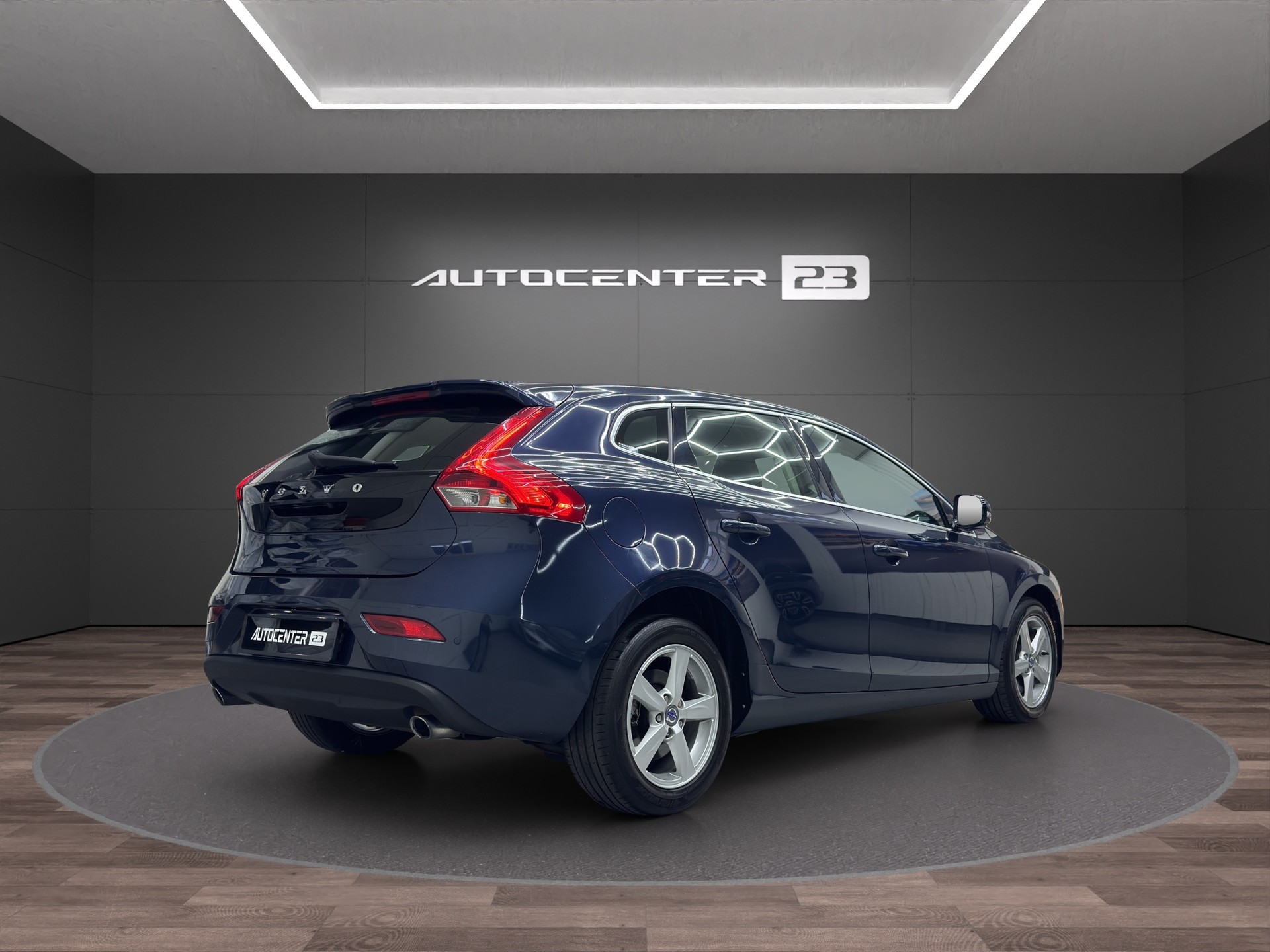 VOLVO V40 D3 Kinetic-image-4