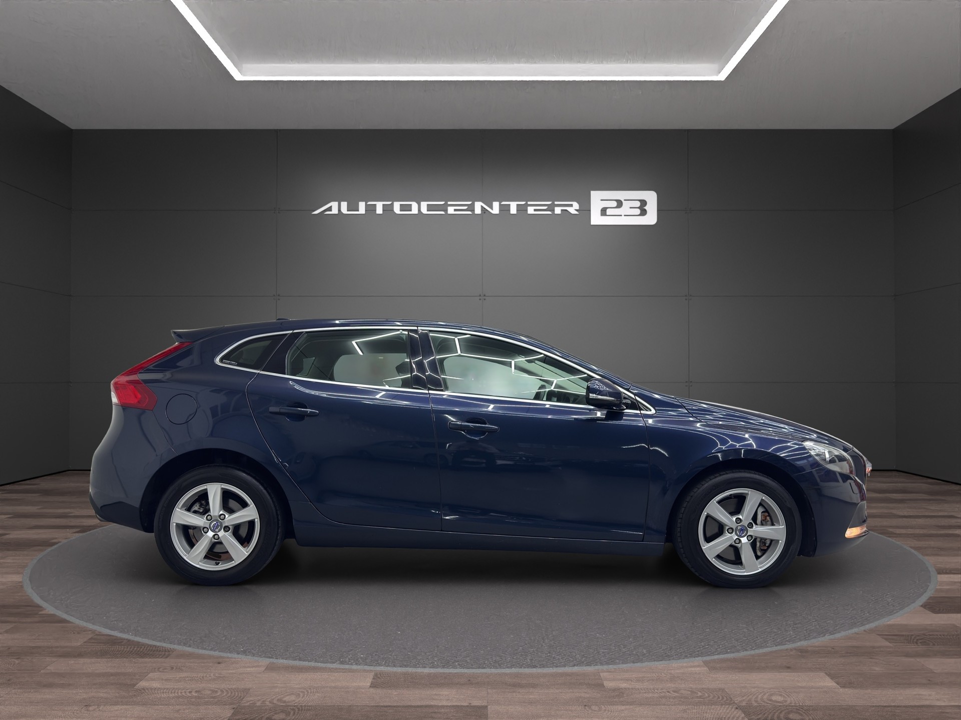 VOLVO V40 D3 Kinetic-image-5