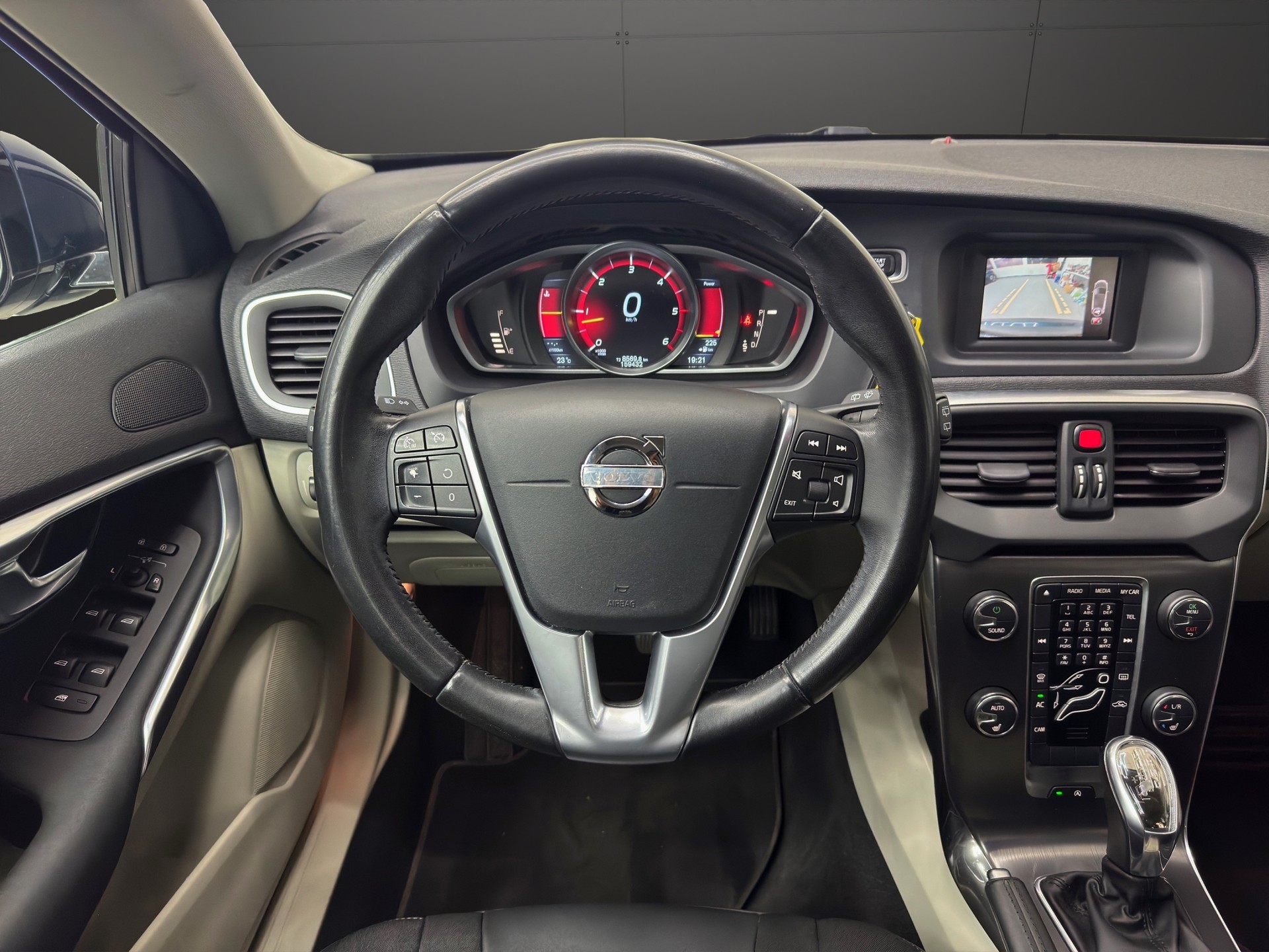 VOLVO V40 D3 Kinetic-image-10