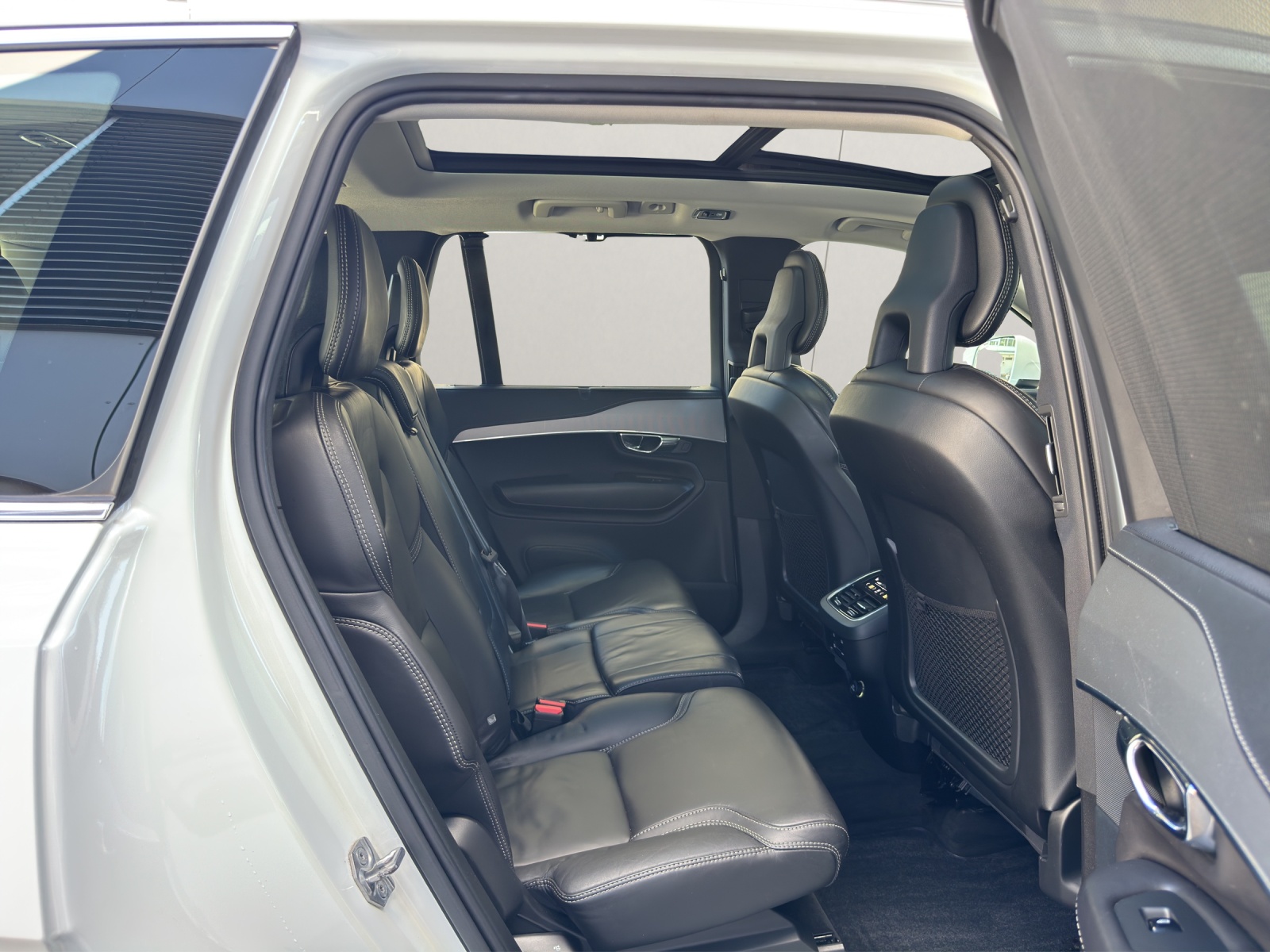 VOLVO XC90 D5 AWD Inscription Geartronic-image-11