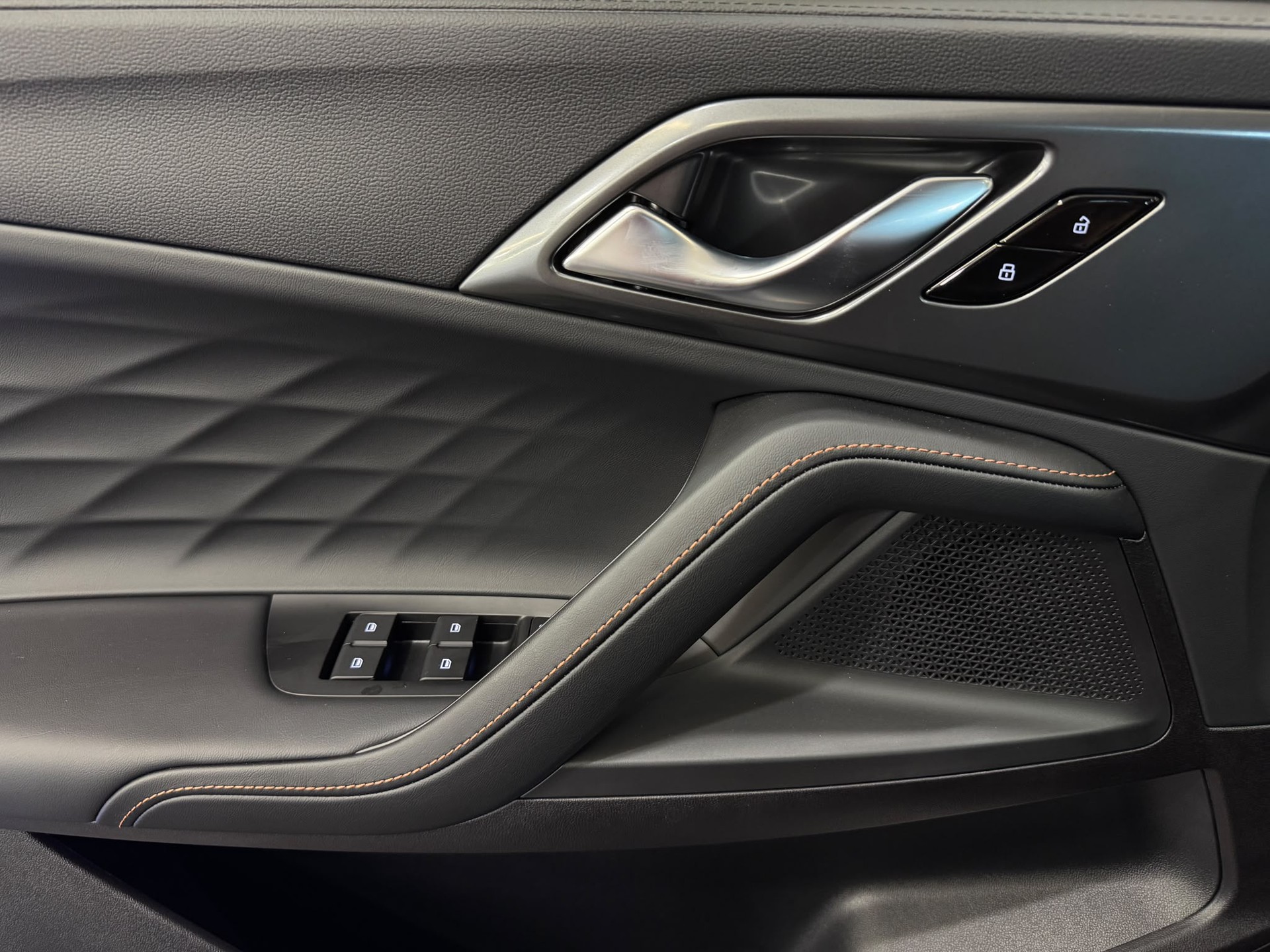 MG HS 1.5 Vollhybrid Luxury-image-10