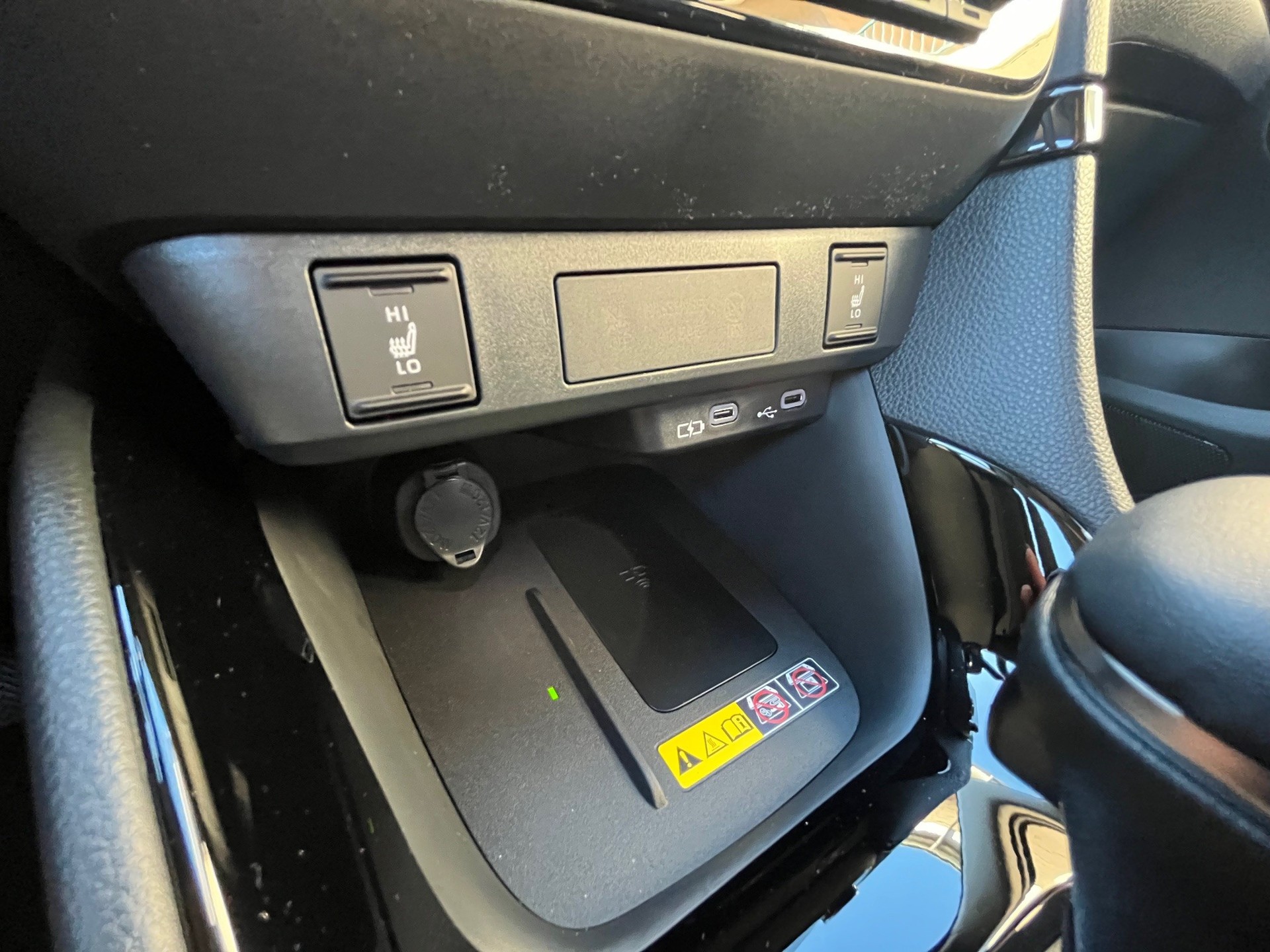 TOYOTA Yaris 1.5 Trend e-CVT-image-16