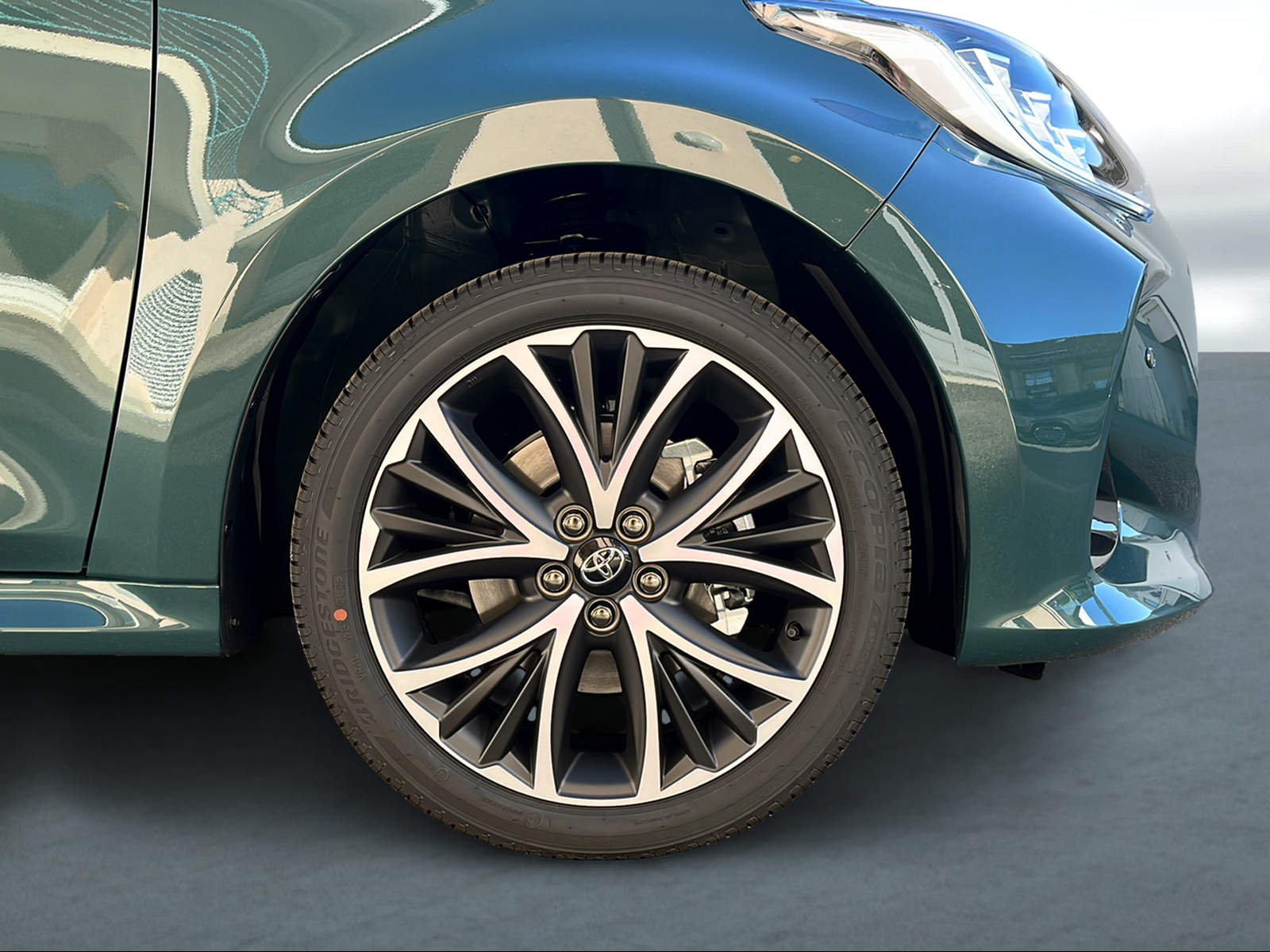 TOYOTA Yaris 1.5 Trend e-CVT-image-6