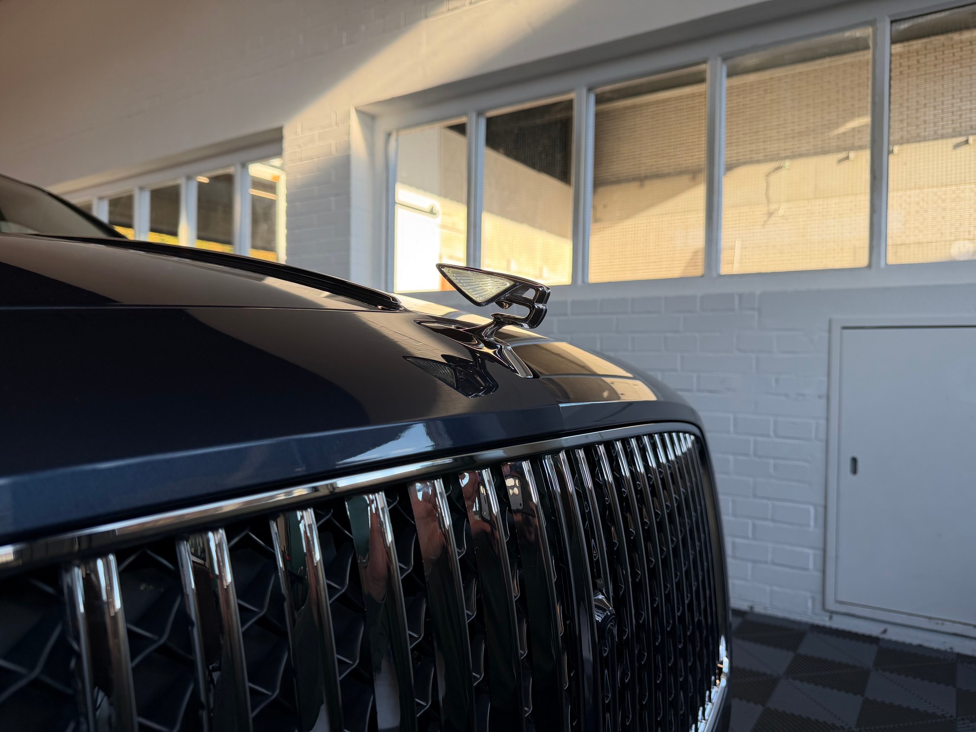 BENTLEY Flying Spur 4.0 V8 Mulliner * 550 PS * 4X4 *-image-9