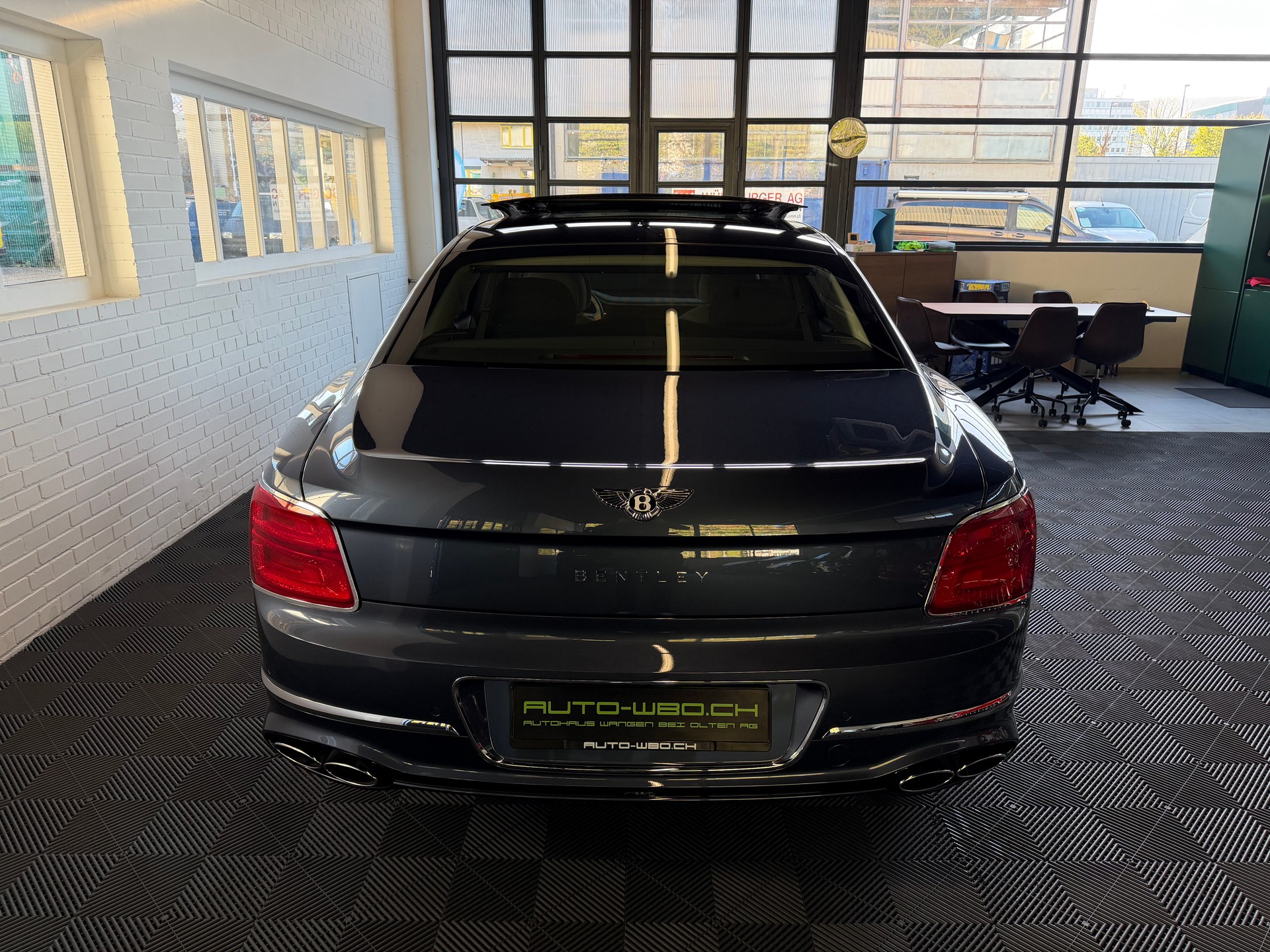 BENTLEY Flying Spur 4.0 V8 Mulliner * 550 PS * 4X4 *-image-4