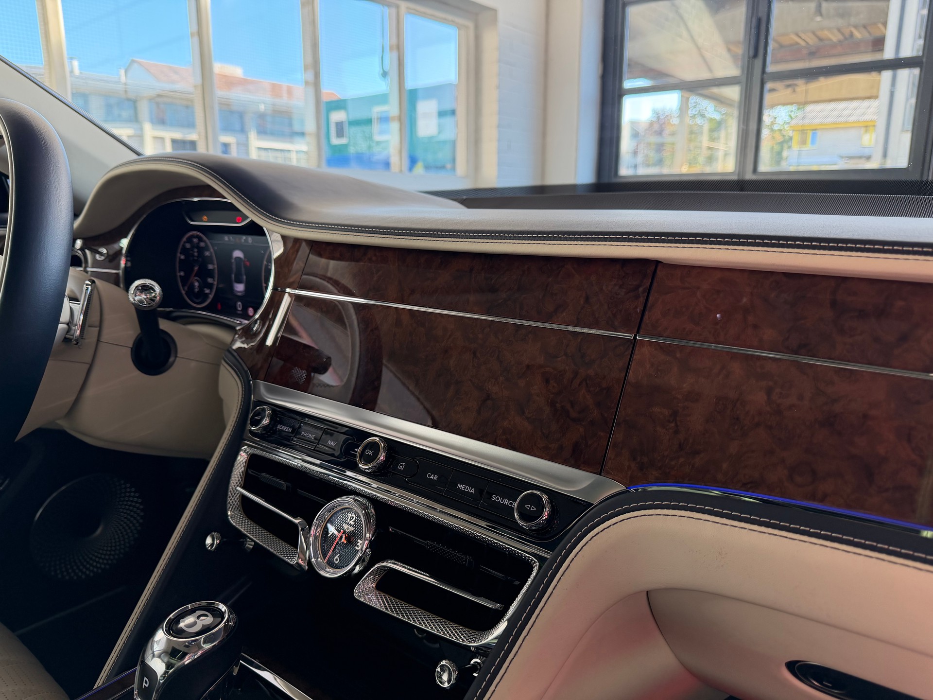 BENTLEY Flying Spur 4.0 V8 Mulliner * 550 PS * 4X4 *-image-21