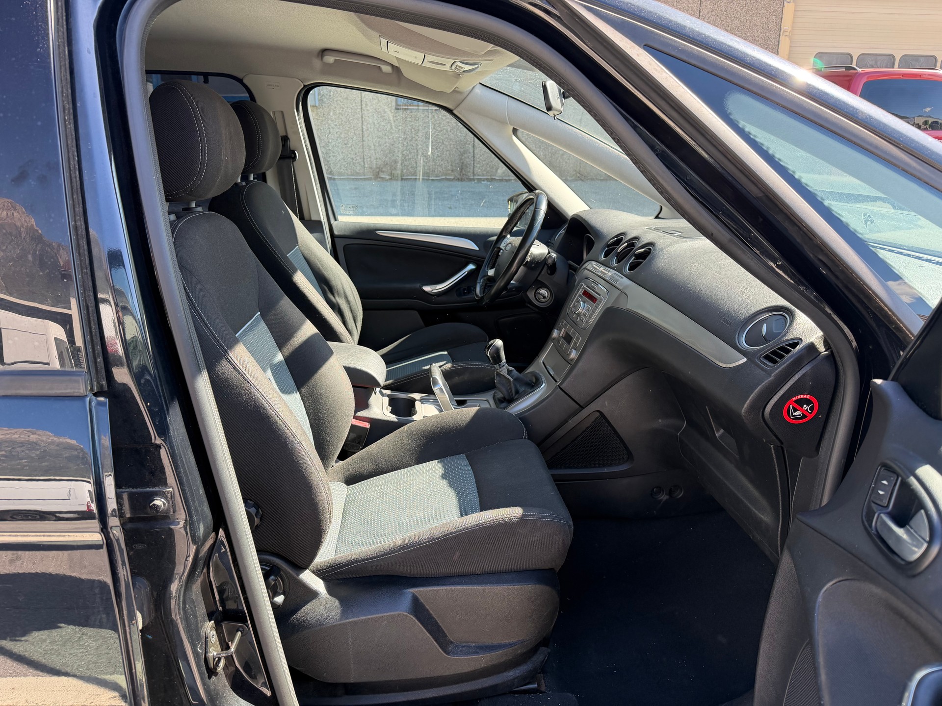 FORD S-Max 2.0i Titanium-image-7