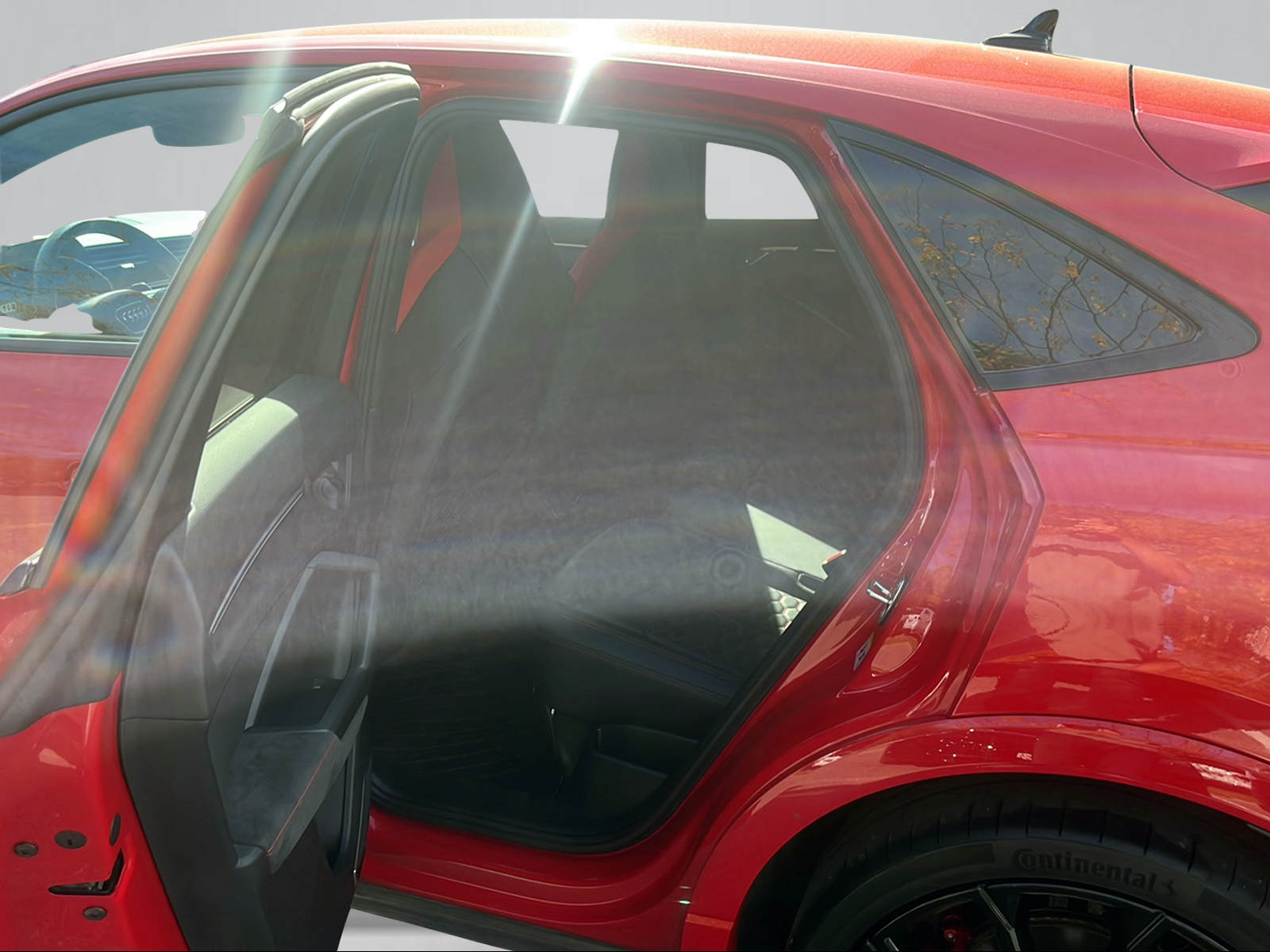 AUDI RS Q3 Sportback quattro S tronic-image-6