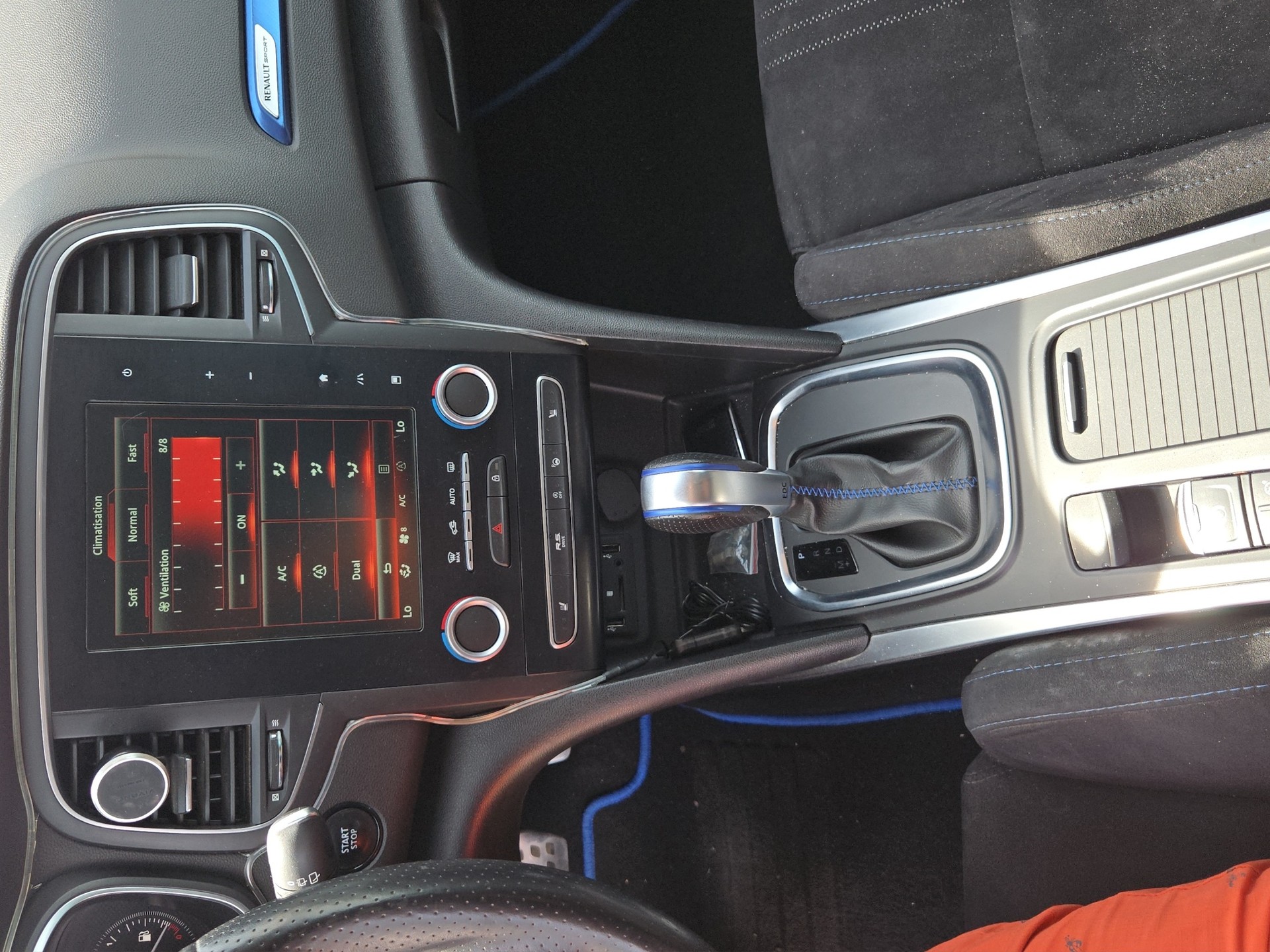 RENAULT Mégane 1.6 16V Turbo GT EDC-image-14