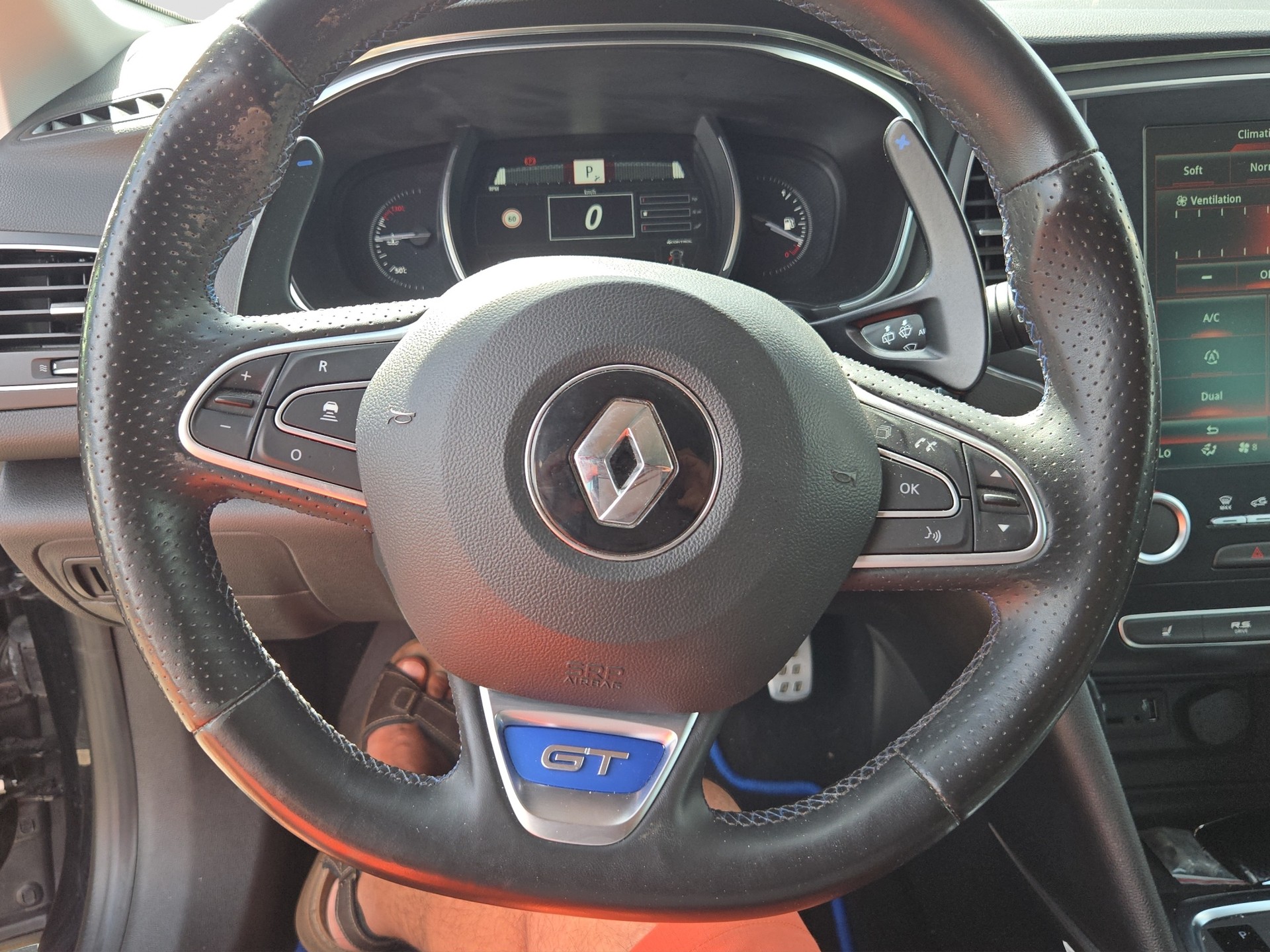 RENAULT Mégane 1.6 16V Turbo GT EDC-image-13