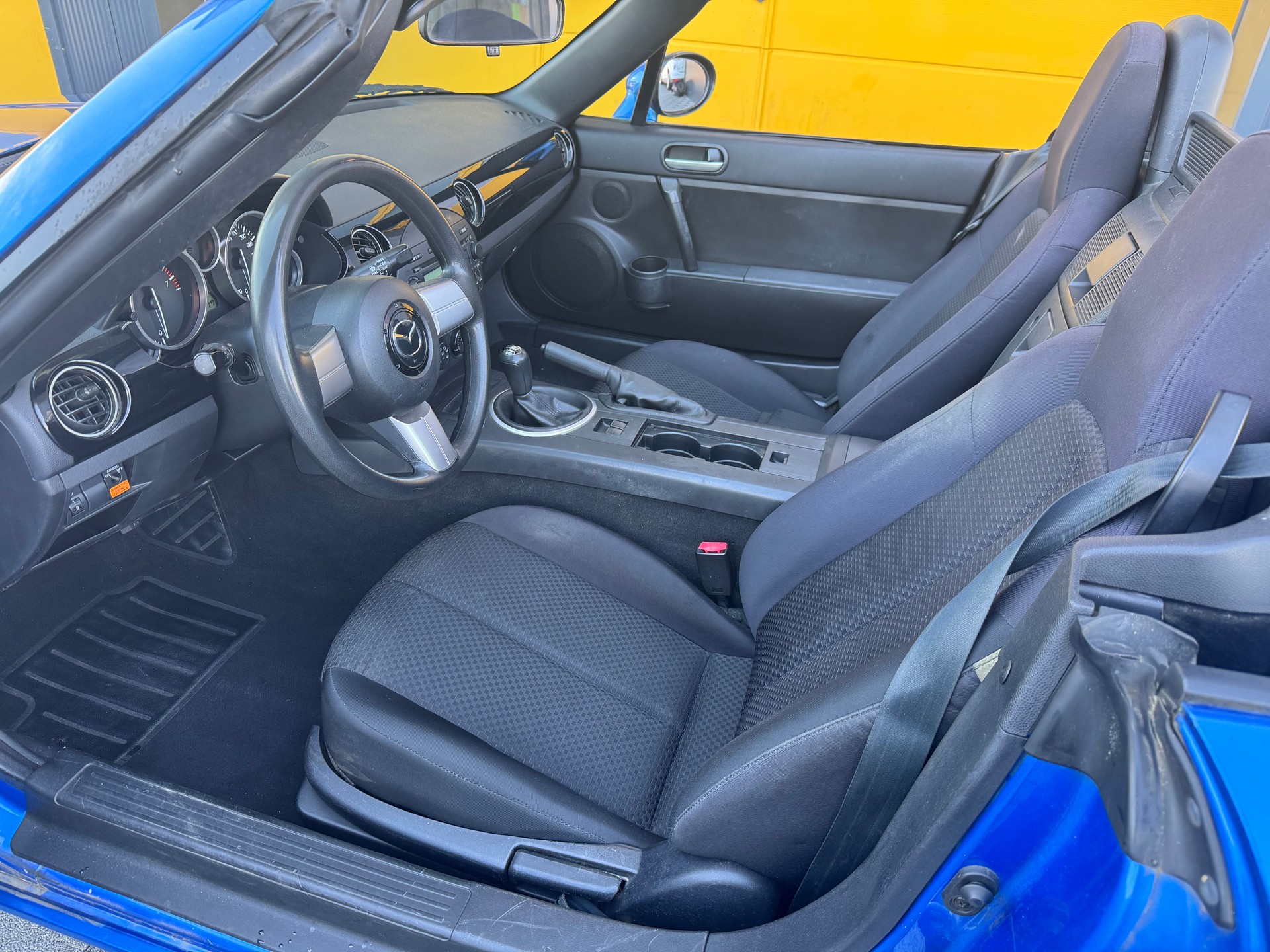 MAZDA MX-5 1.8i 16V Confort-image-9