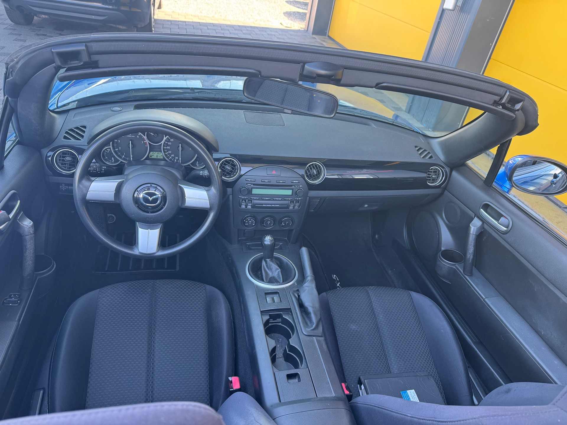 MAZDA MX-5 1.8i 16V Confort-image-10