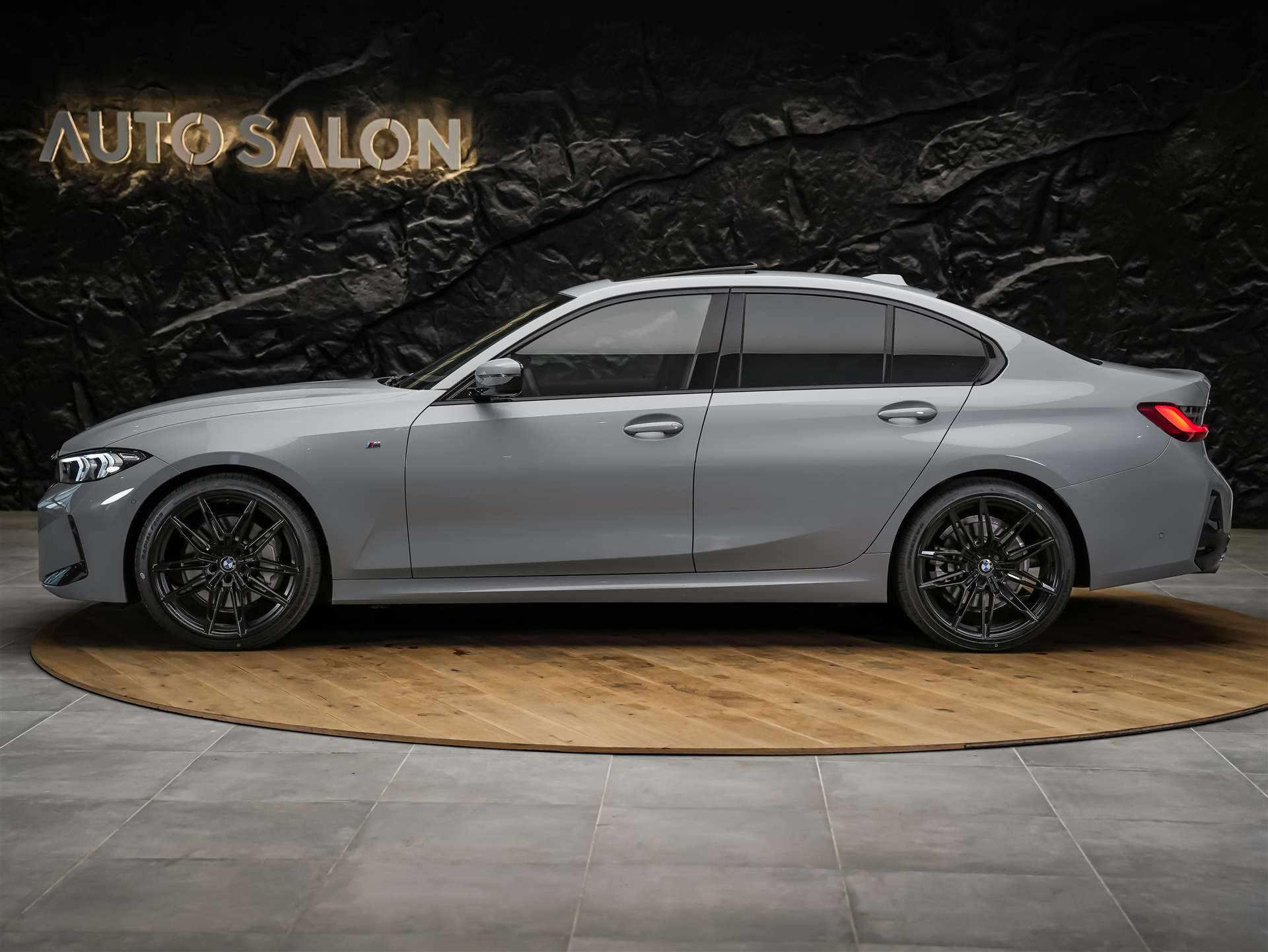 BMW 330d xDrive Steptronic M Sport Pro *Facelift*Werksgarantie*Panorama*Head-Up*AHK*-image-2