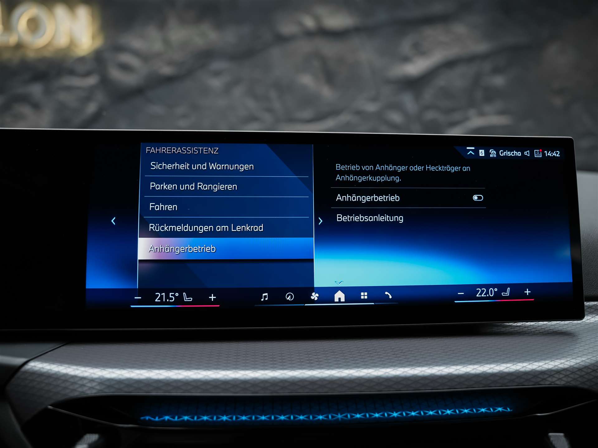 BMW 330d xDrive Steptronic M Sport Pro *Facelift*Werksgarantie*Panorama*Head-Up*AHK*-image-36