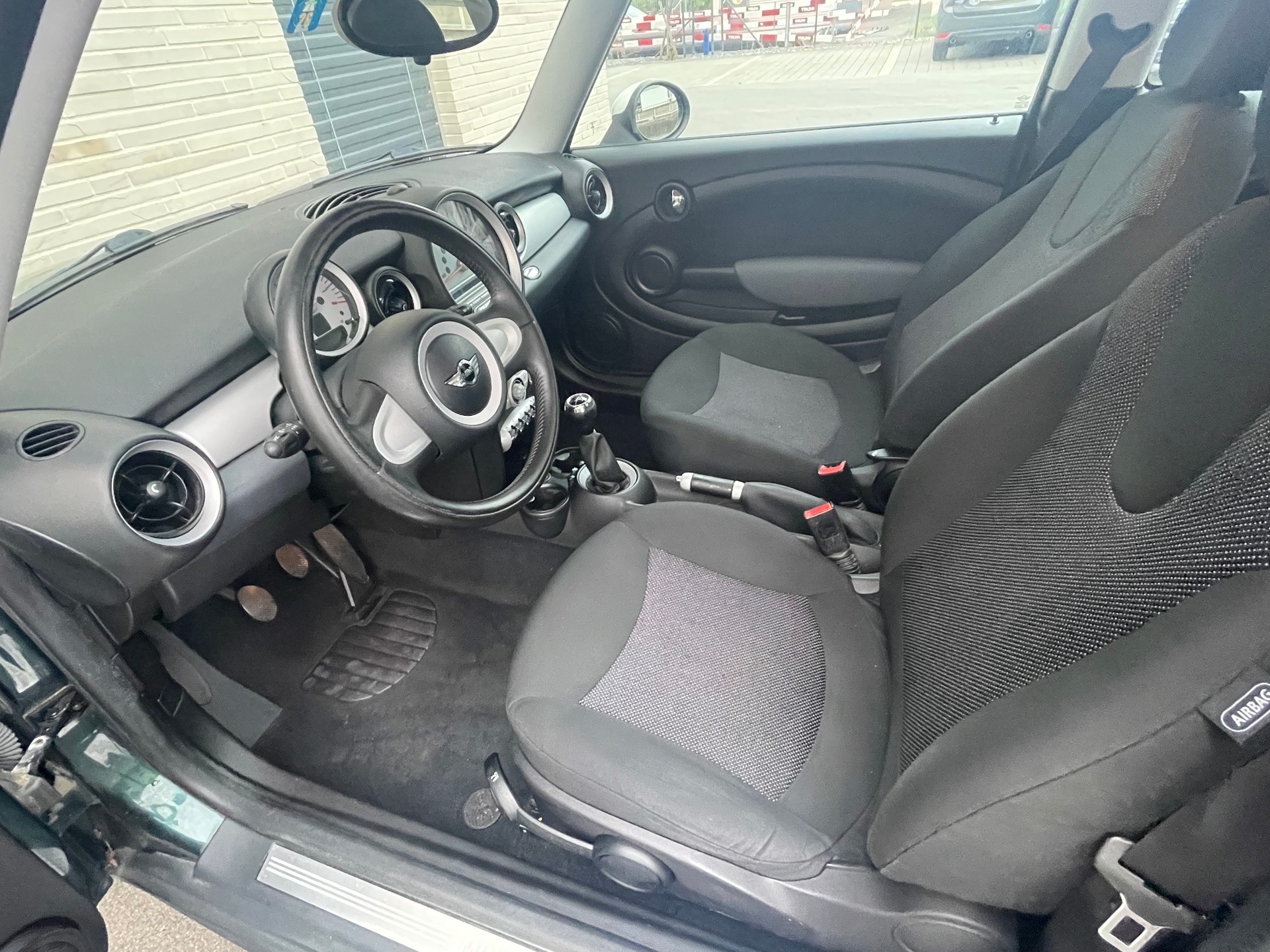 MINI Cooper-image-13