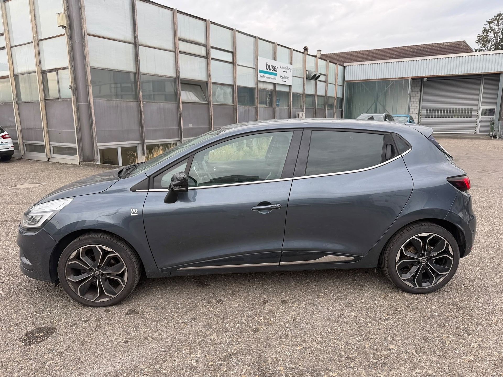 RENAULT Clio 1.2 16V T Initiale Paris-image-3