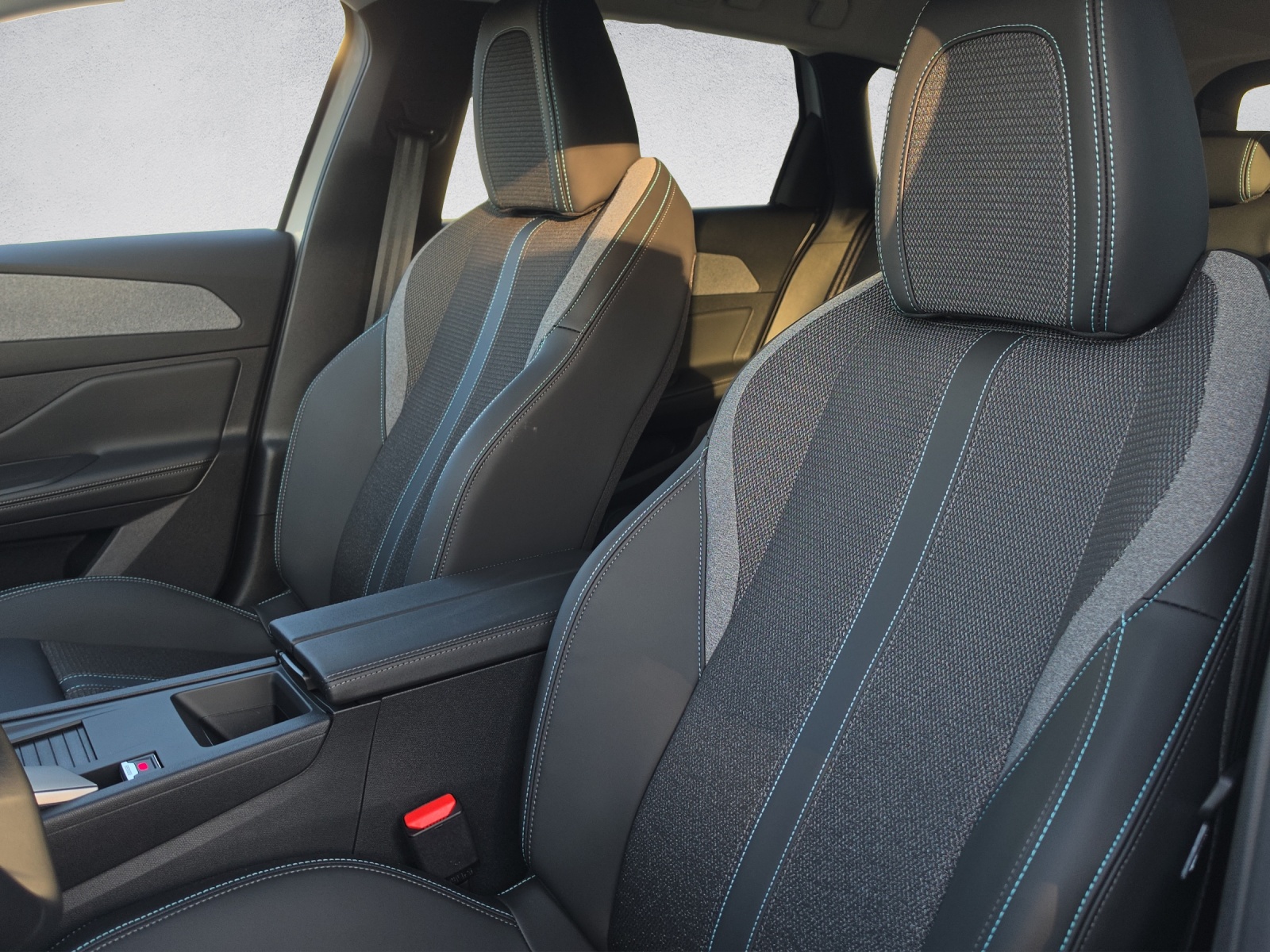 PEUGEOT 308 SW 1.5 BlueHDI Allure EAT8-image-13