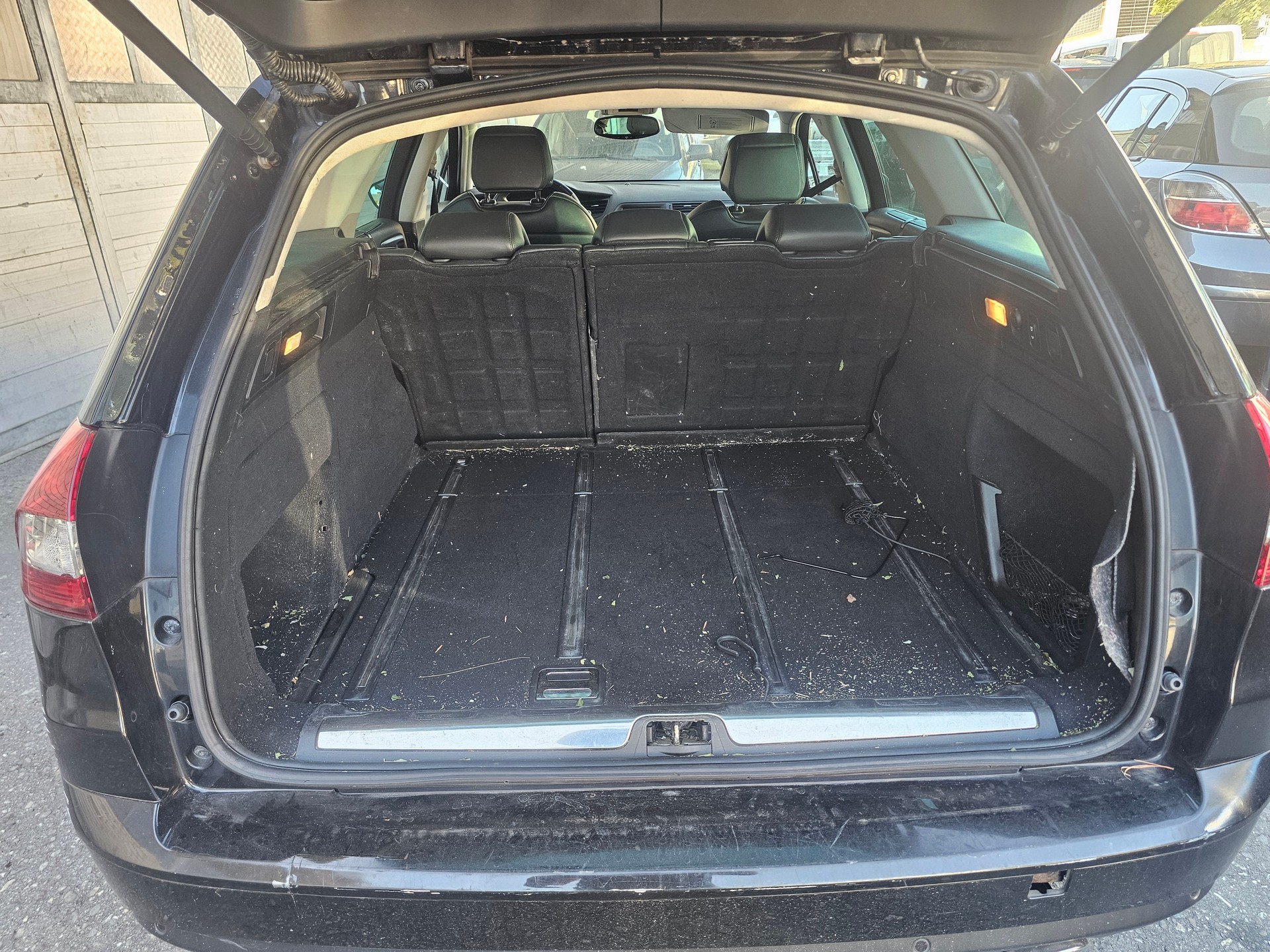 CITROEN C5 Tourer 2.2 HDi Exclusive Automatic-image-6