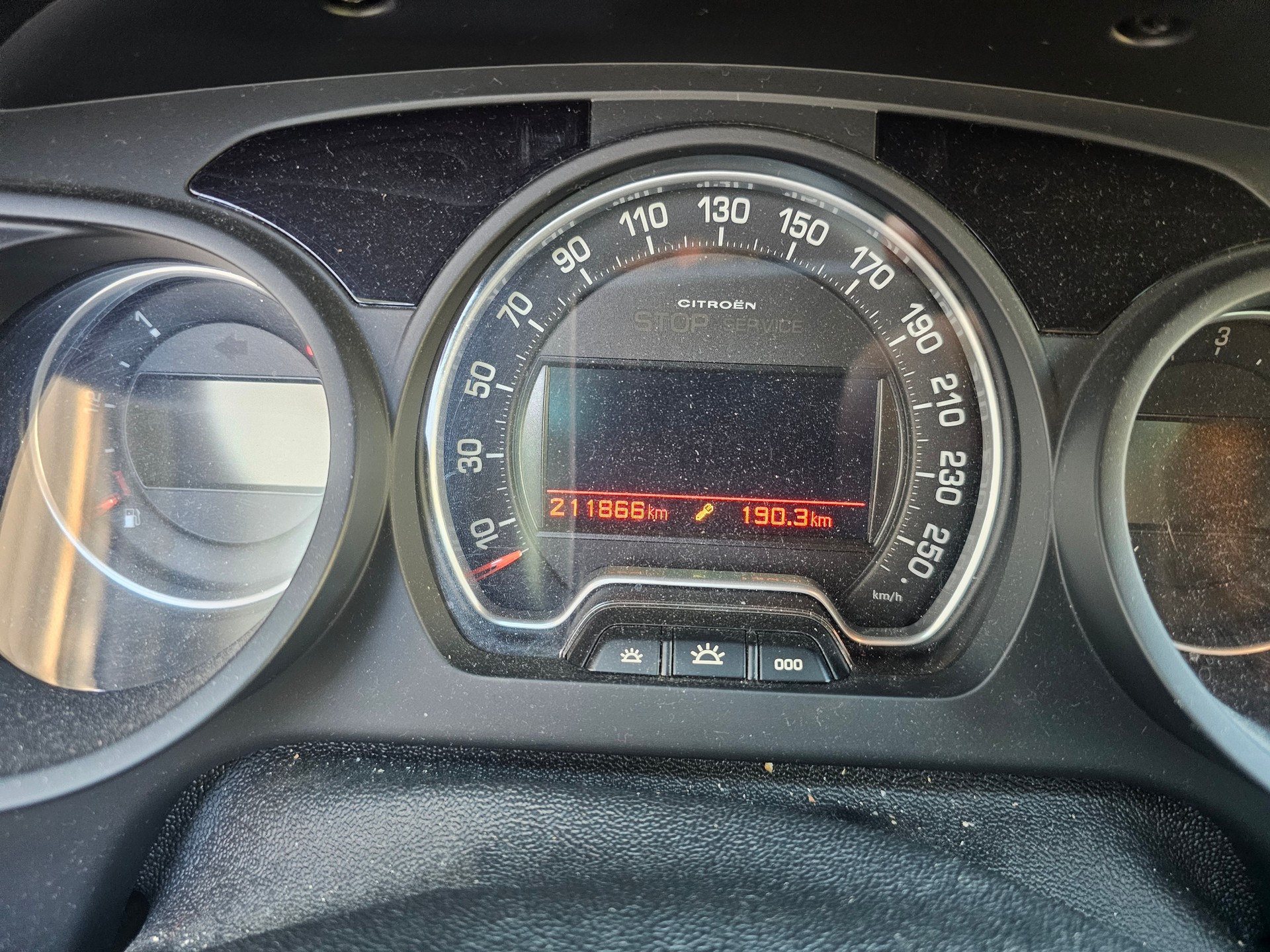 CITROEN C5 Tourer 2.2 HDi Exclusive Automatic-image-8