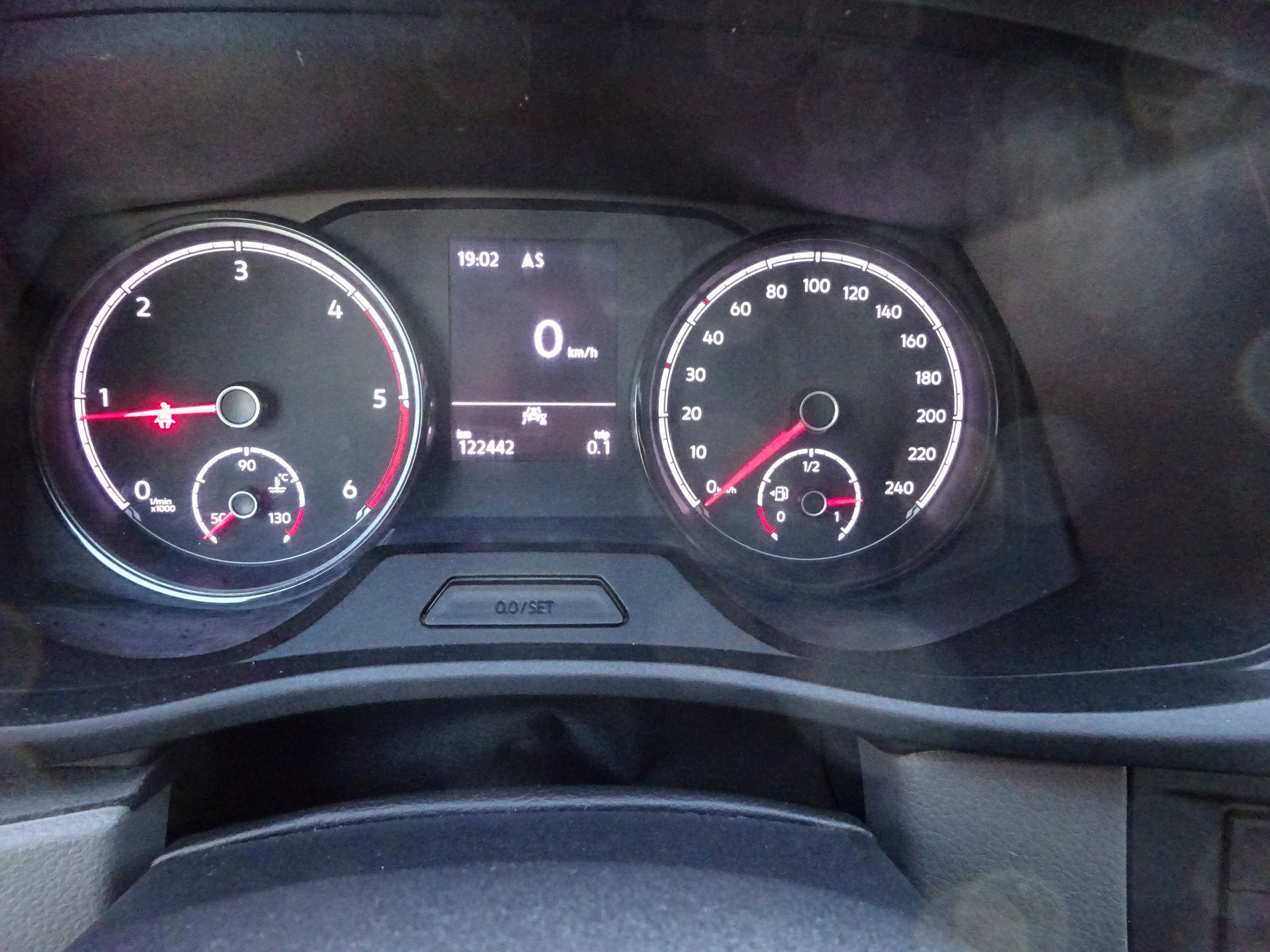 VW T6.1 2.0 TDI 4Motion long-image-6
