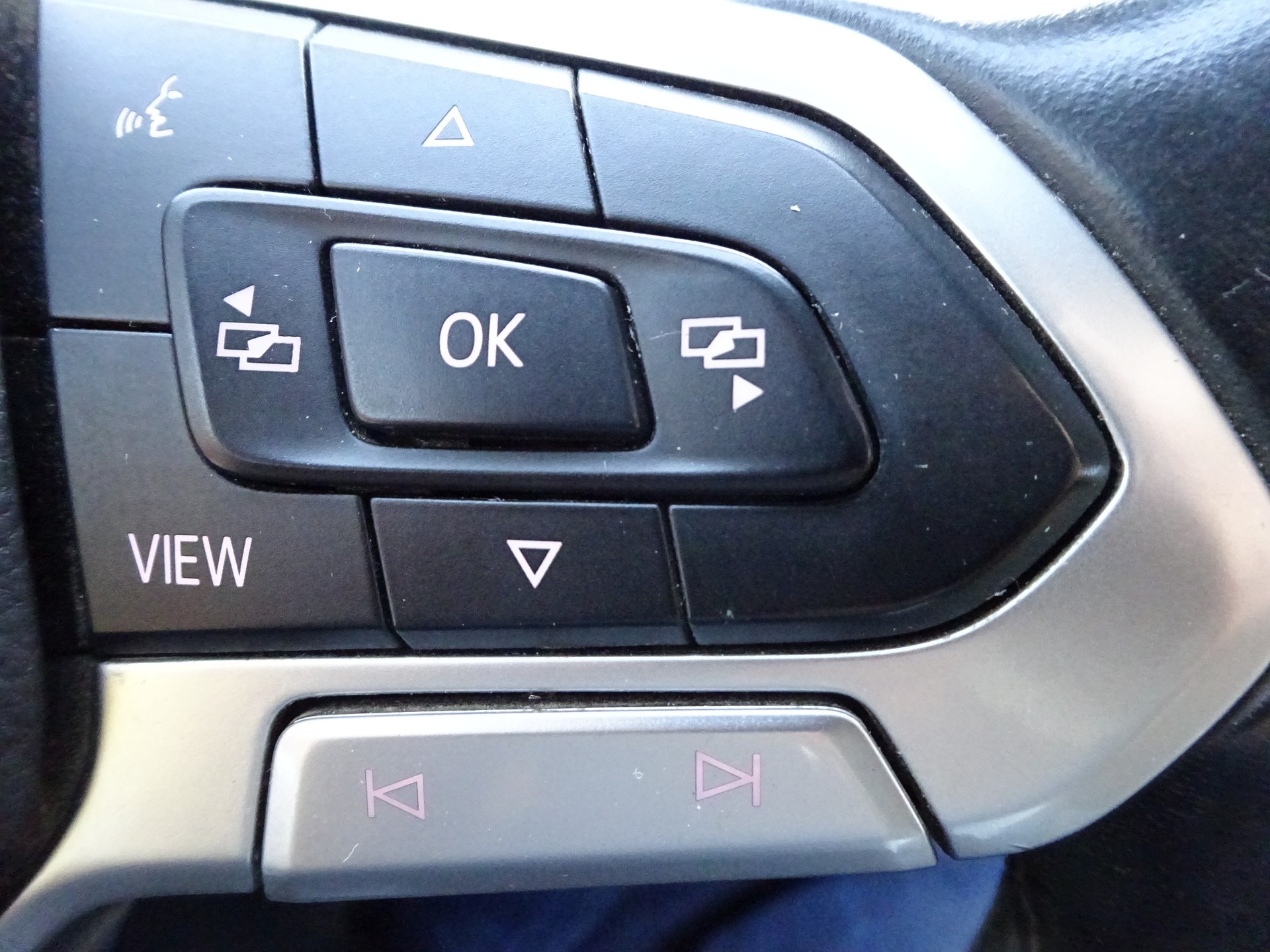 VW T6.1 2.0 TDI 4Motion long-image-13