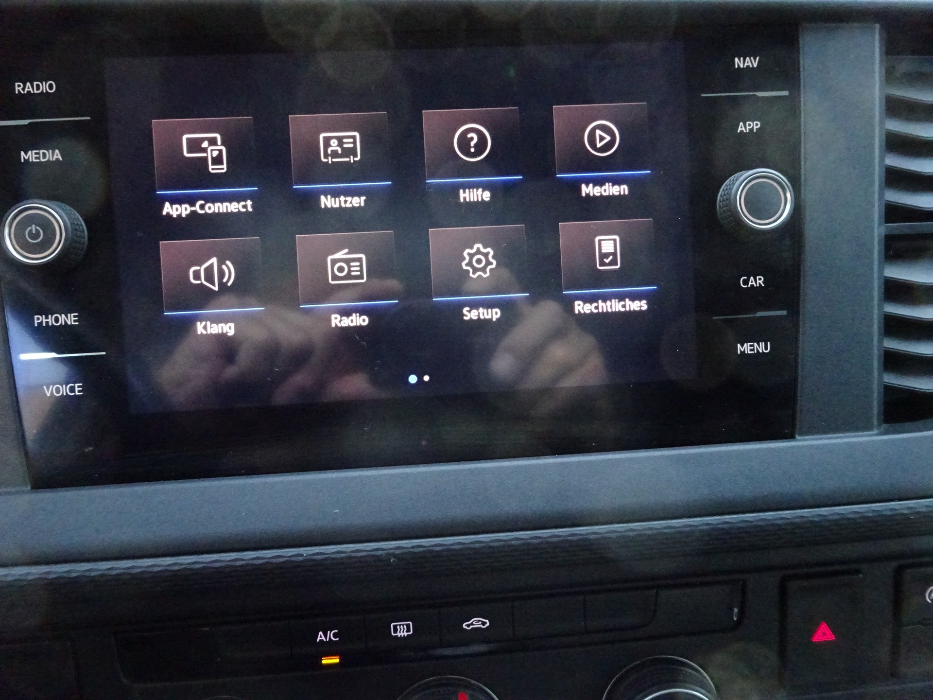 VW T6.1 2.0 TDI 4Motion long-image-8