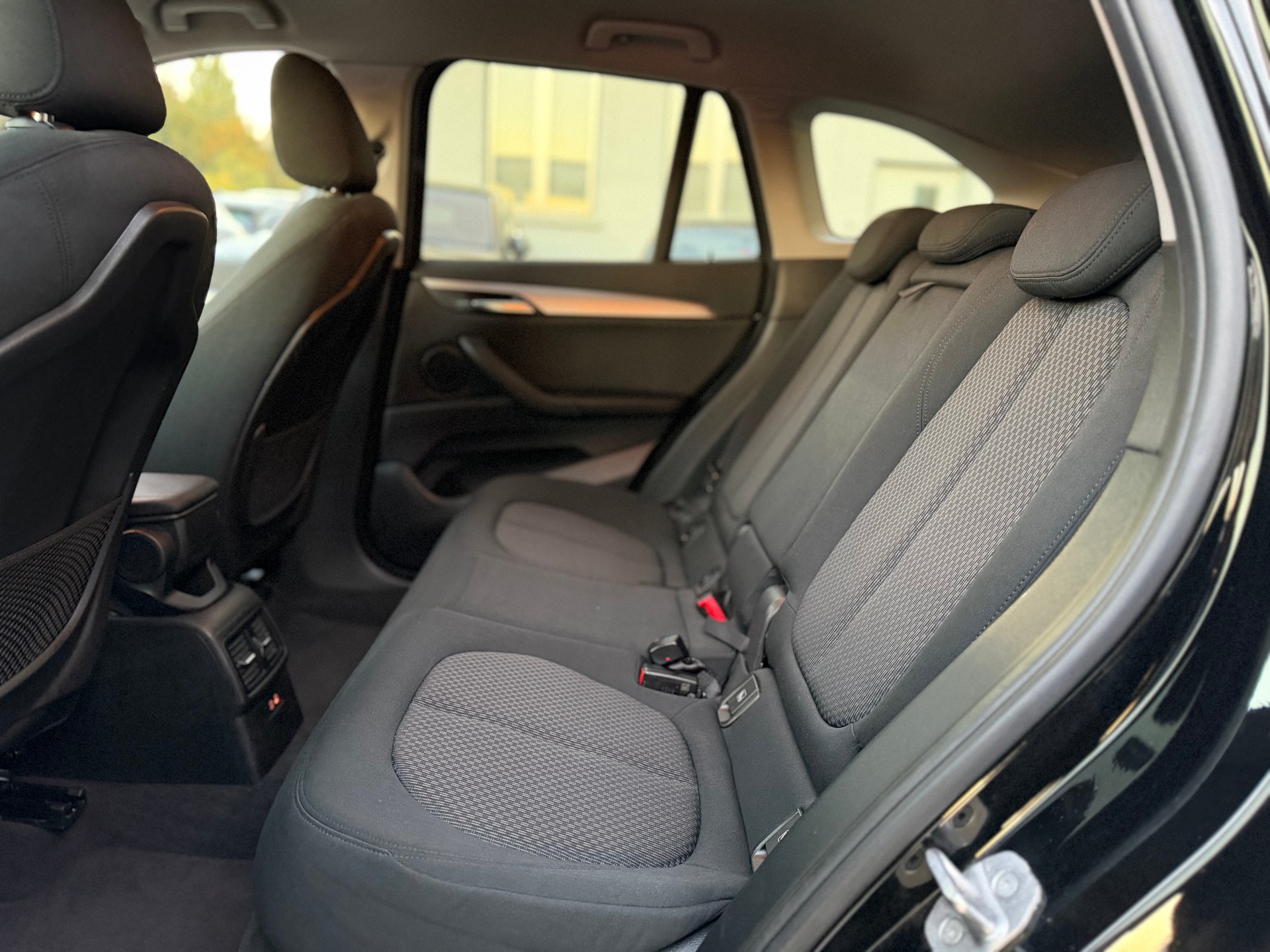 BMW X1 xDrive 25e Steptronic-image-8