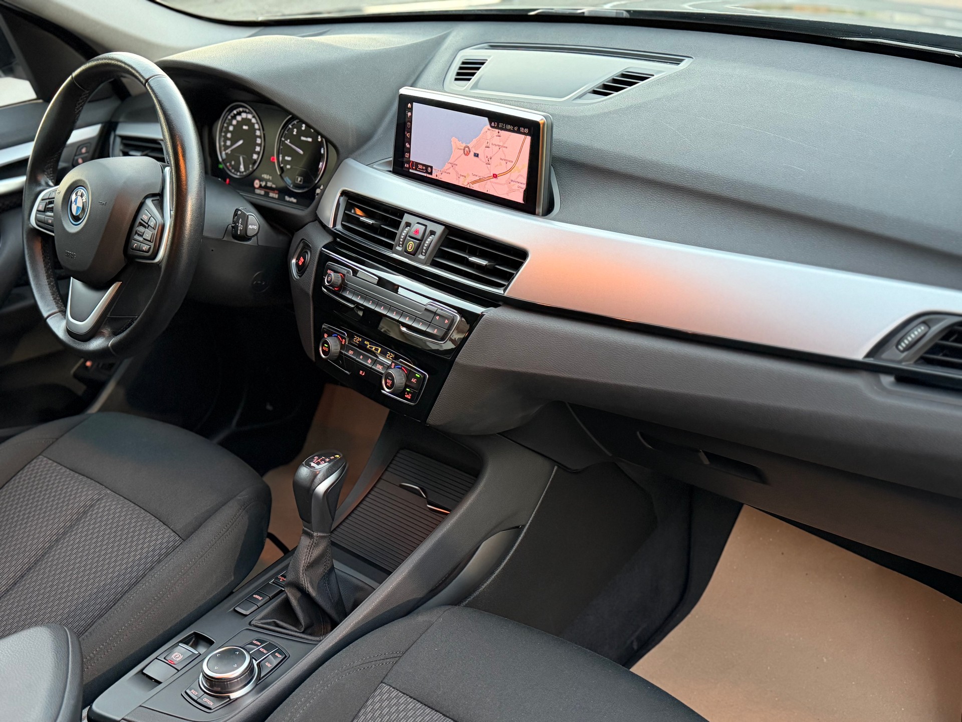 BMW X1 xDrive 25e Steptronic-image-12