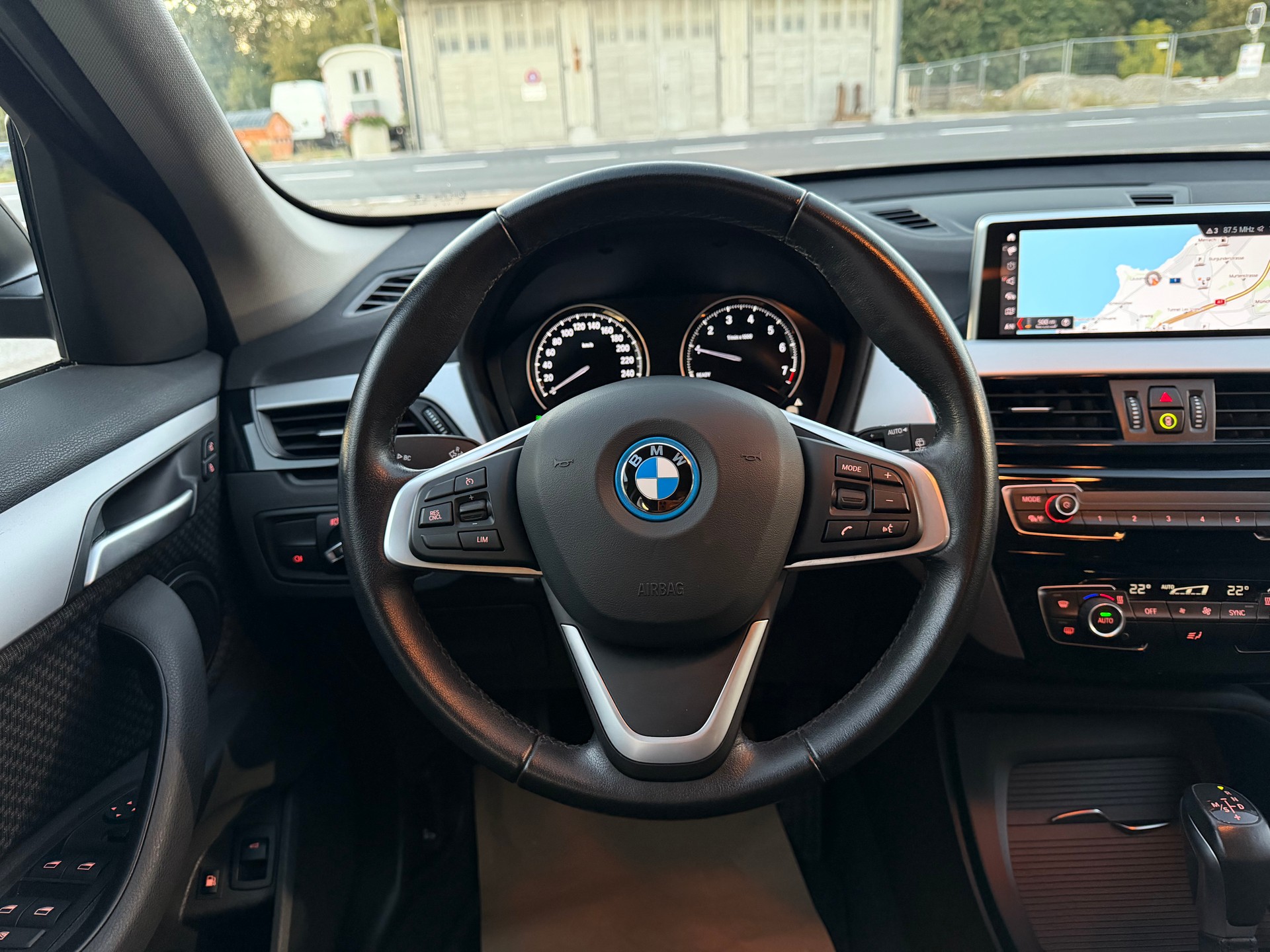 BMW X1 xDrive 25e Steptronic-image-13