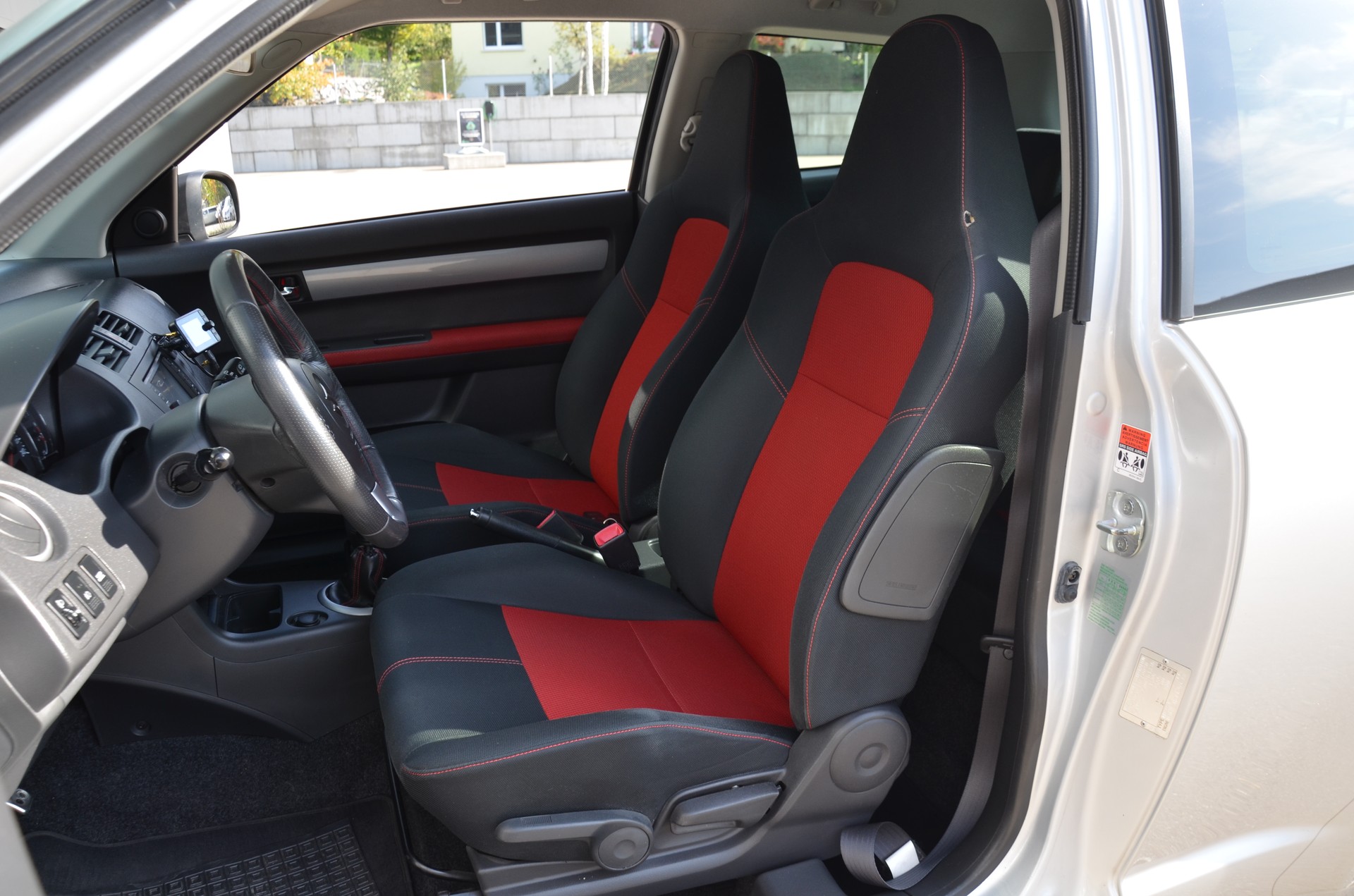 SUZUKI Swift 1.6i 16V Sport-image-12