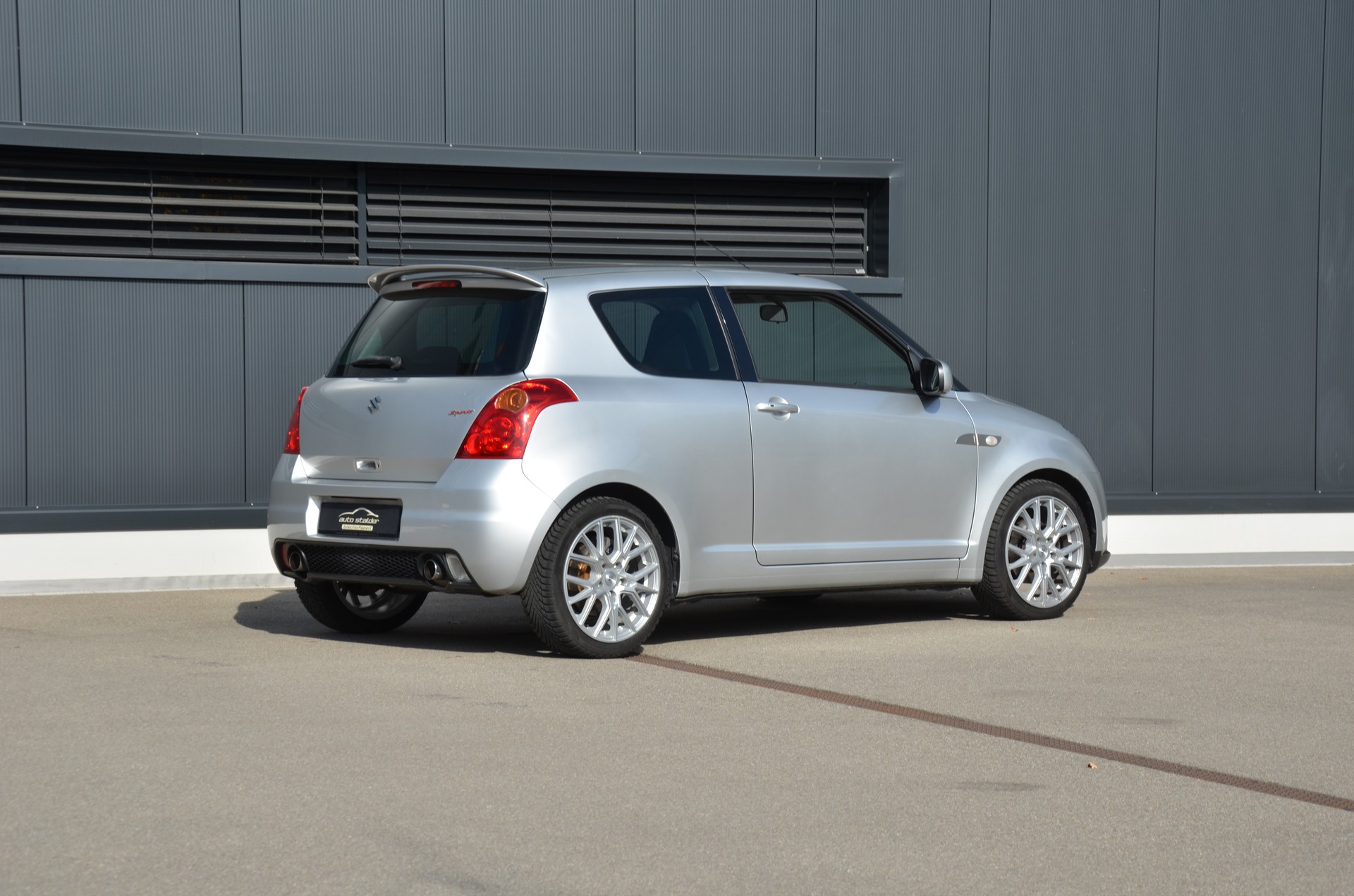 SUZUKI Swift 1.6i 16V Sport-image-2
