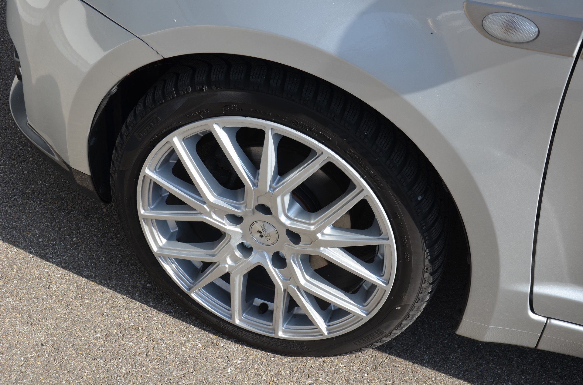 SUZUKI Swift 1.6i 16V Sport-image-10