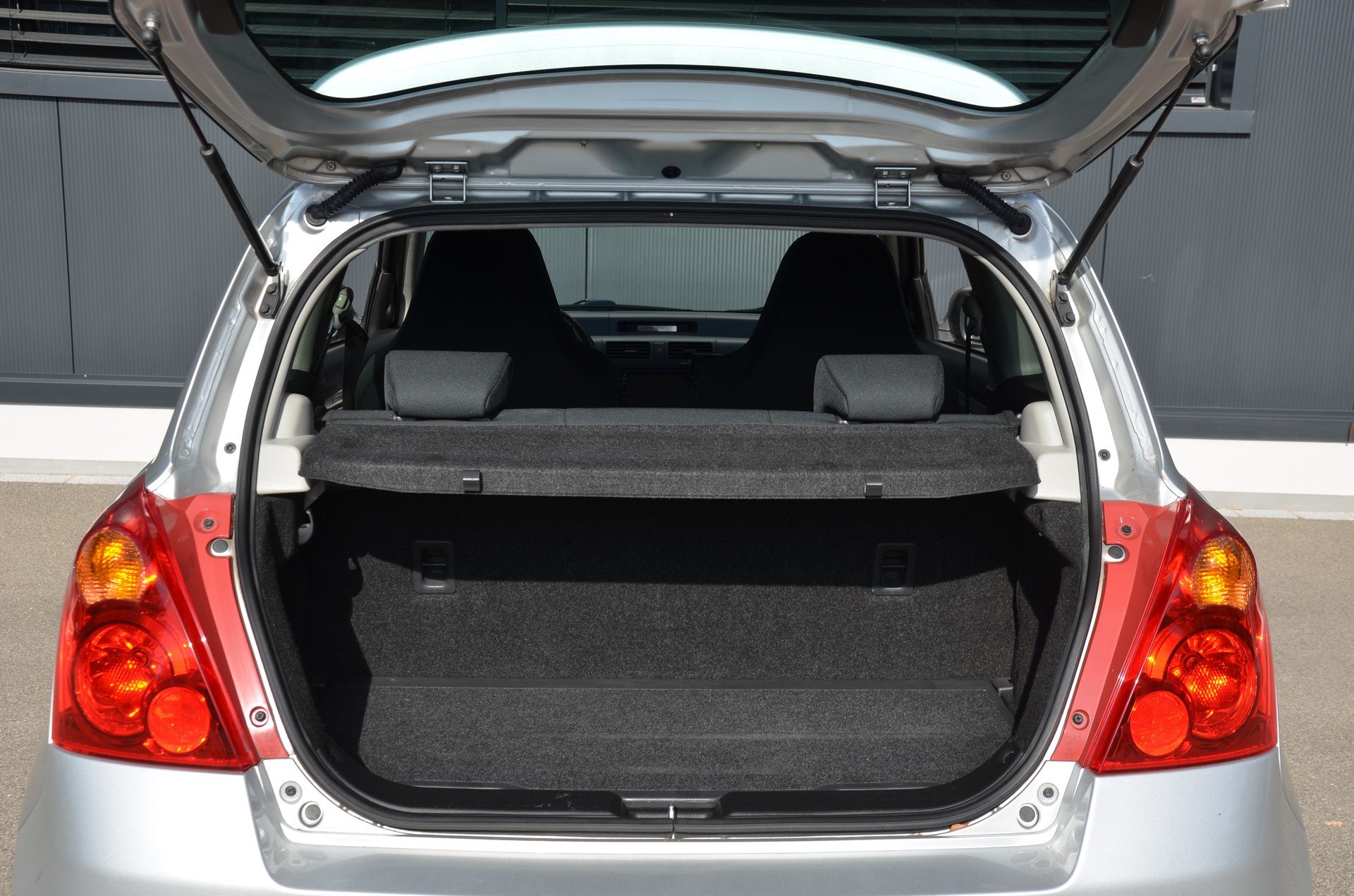 SUZUKI Swift 1.6i 16V Sport-image-8