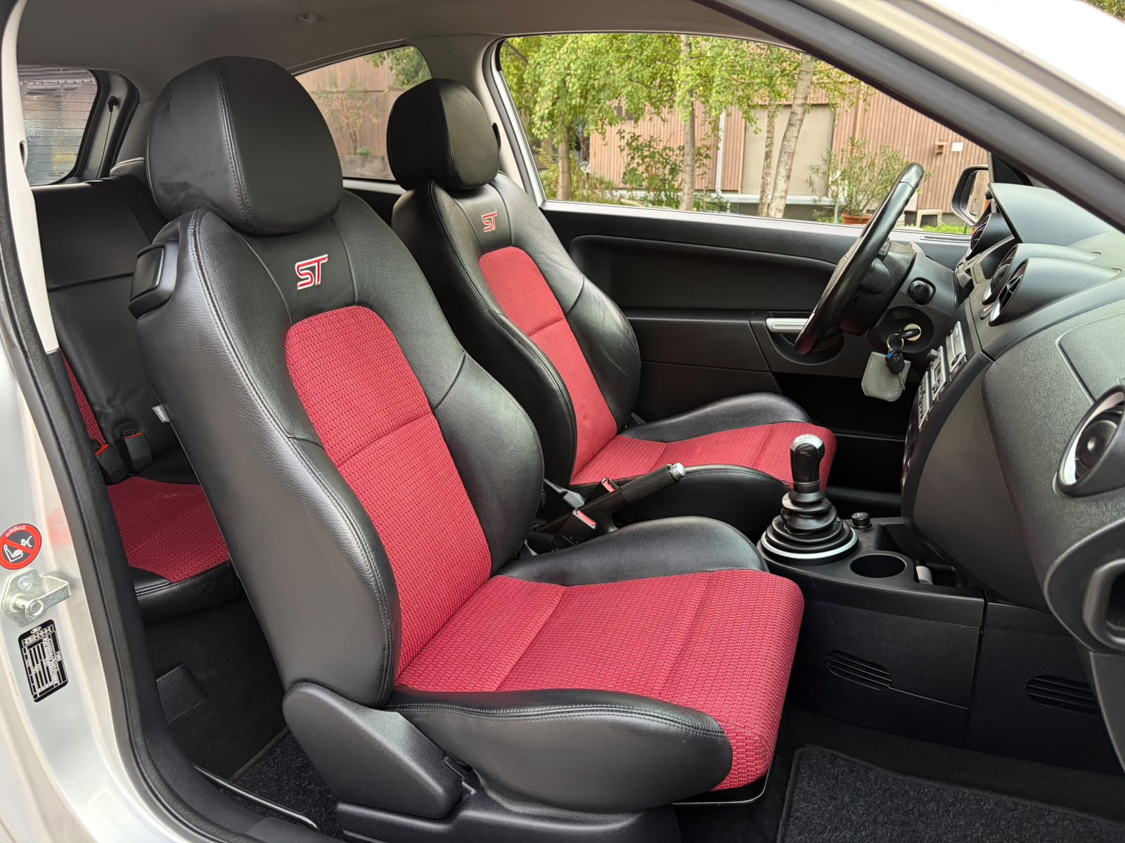 FORD Fiesta 2.0 16V ST-image-11