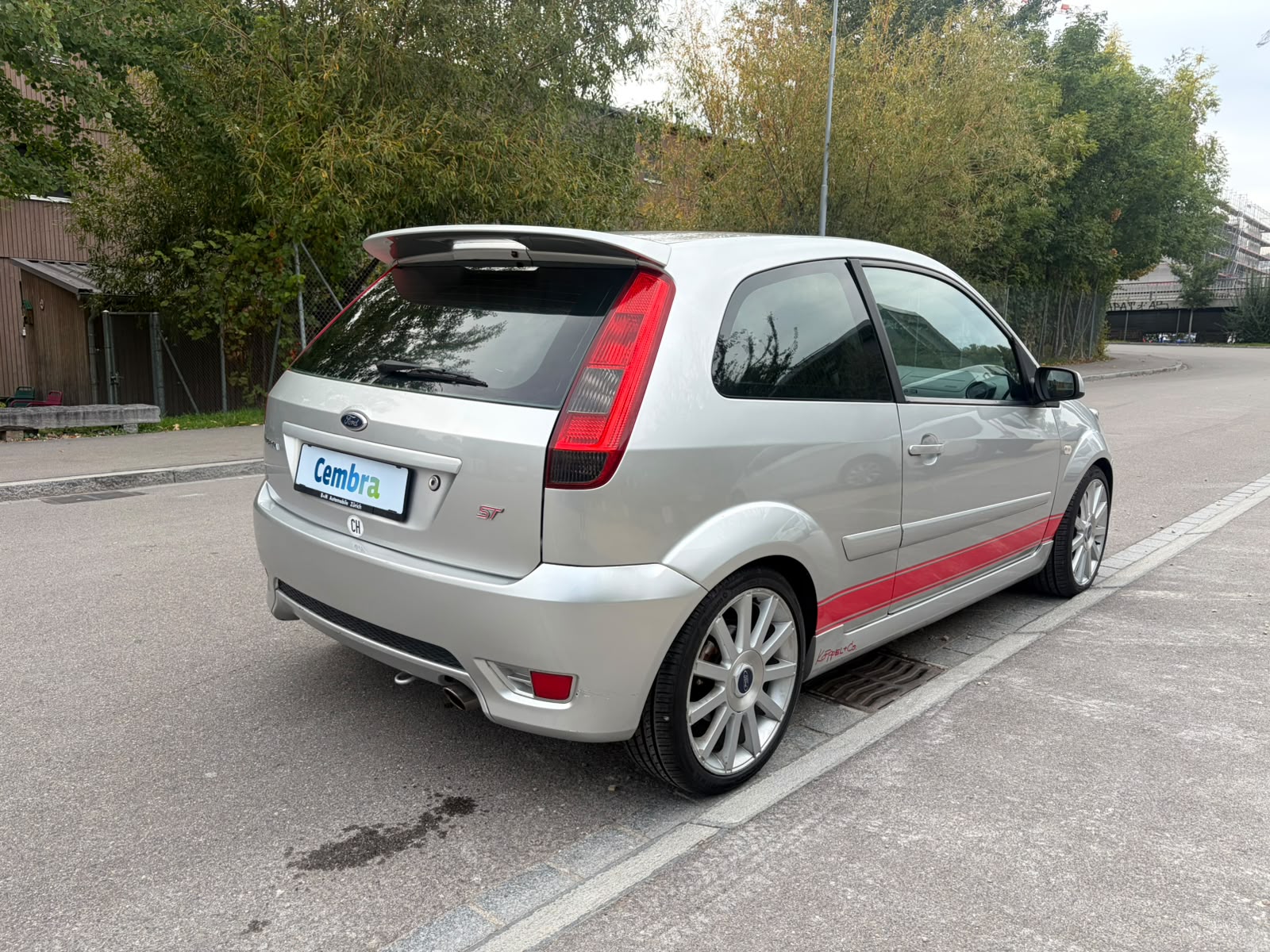FORD Fiesta 2.0 16V ST-image-6