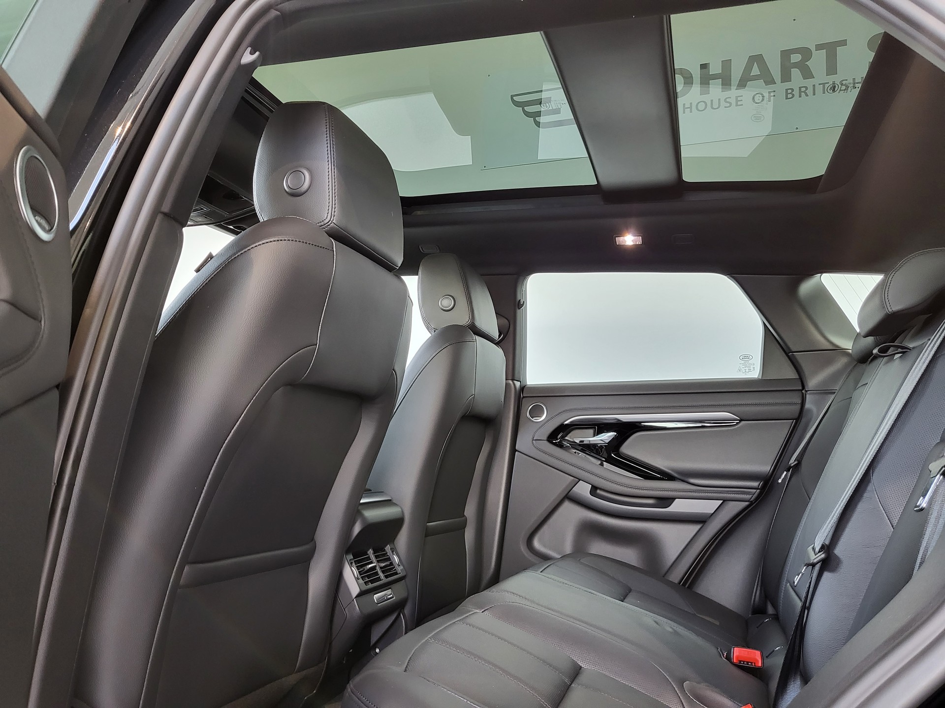 LAND ROVER Range Rover Evoque P 300e SE AT8-image-7