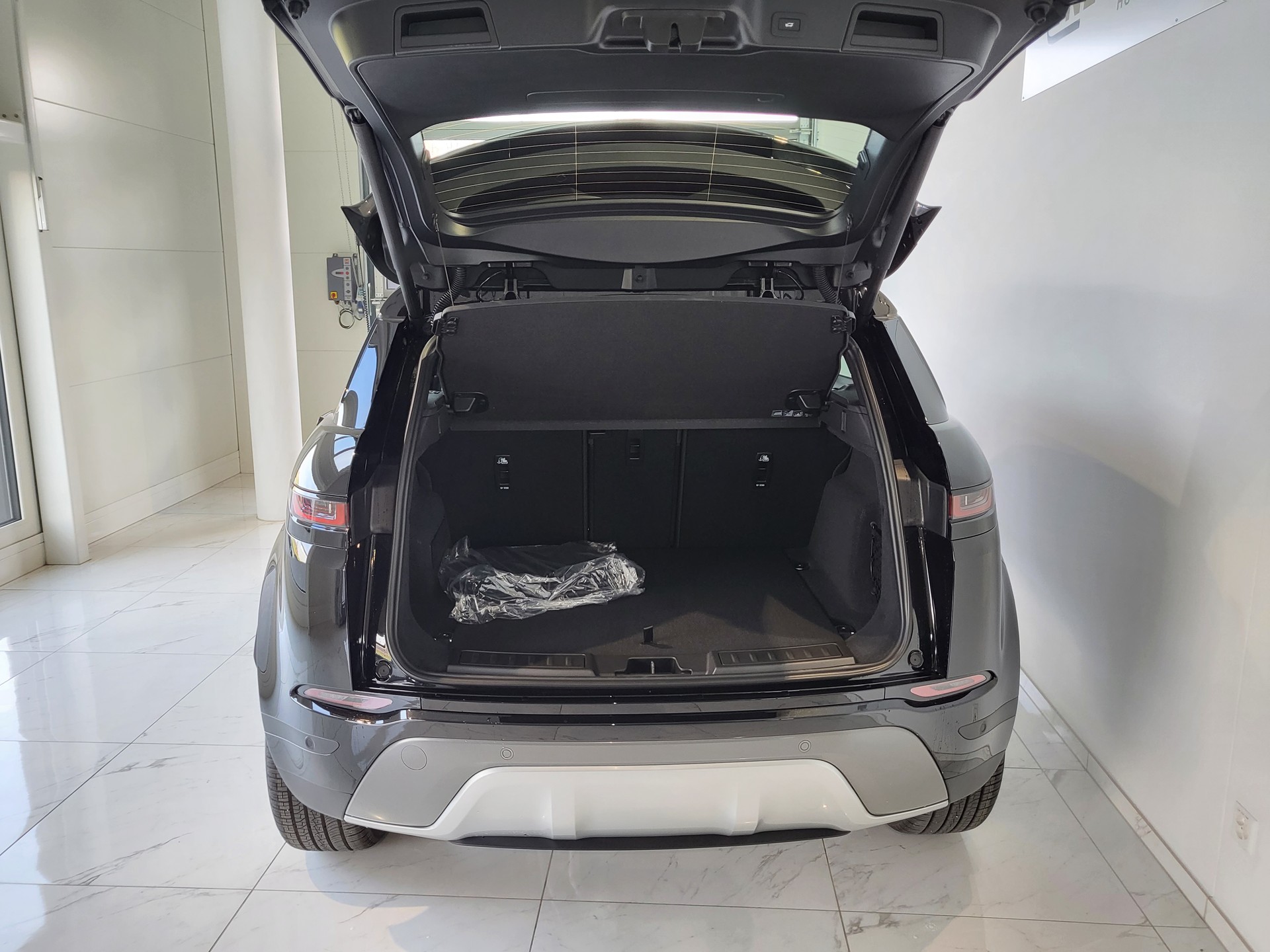 LAND ROVER Range Rover Evoque P 300e SE AT8-image-8
