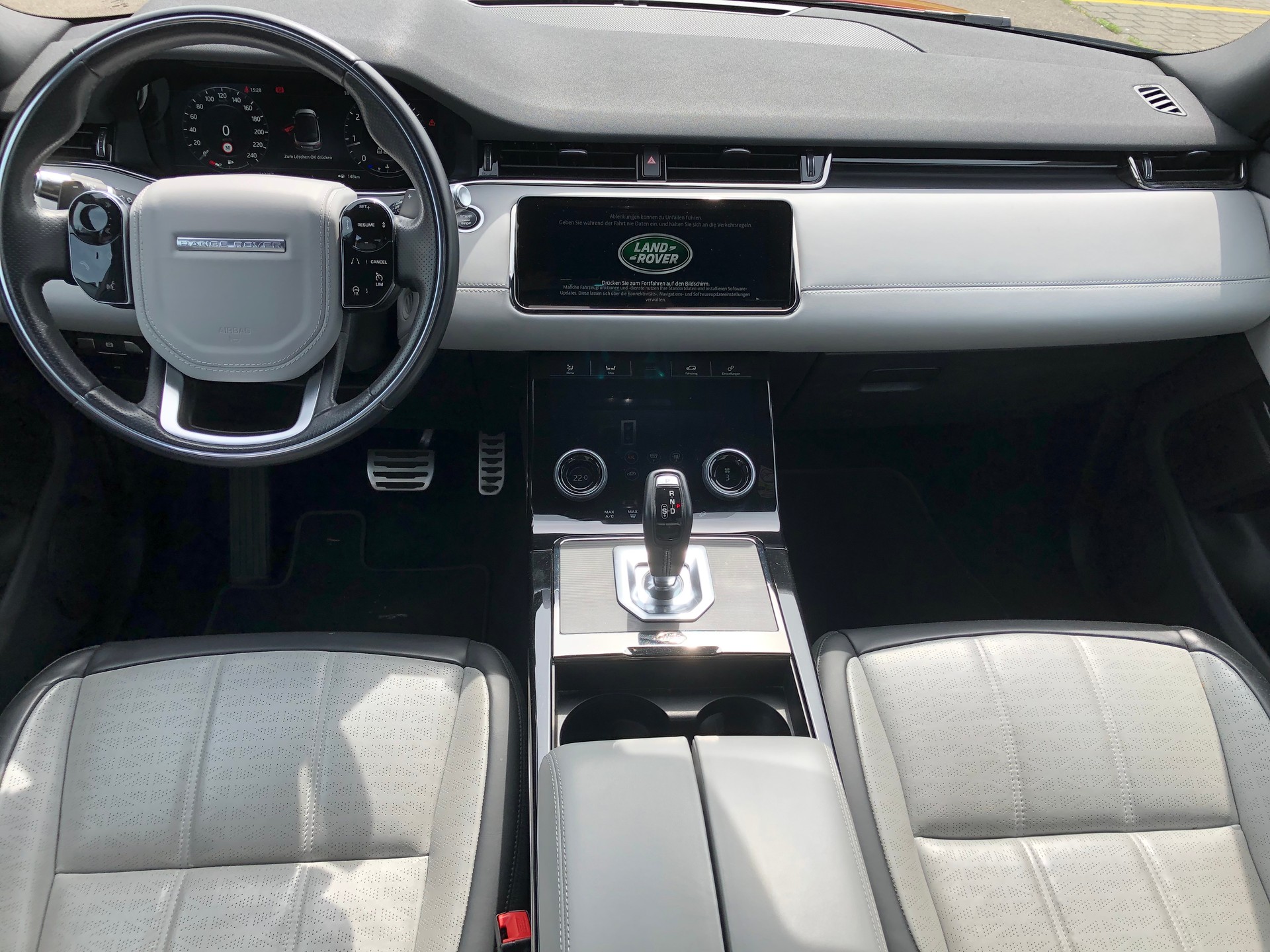 LAND ROVER Range Rover Evoque R-Dynamic P 250 AT9-image-11