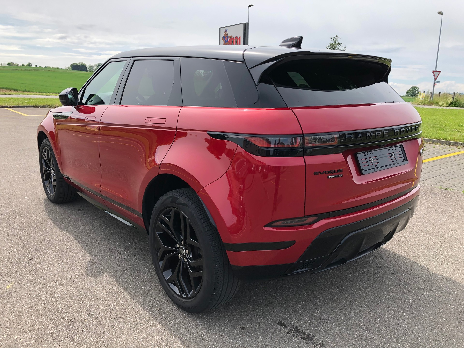 LAND ROVER Range Rover Evoque R-Dynamic P 250 AT9-image-3