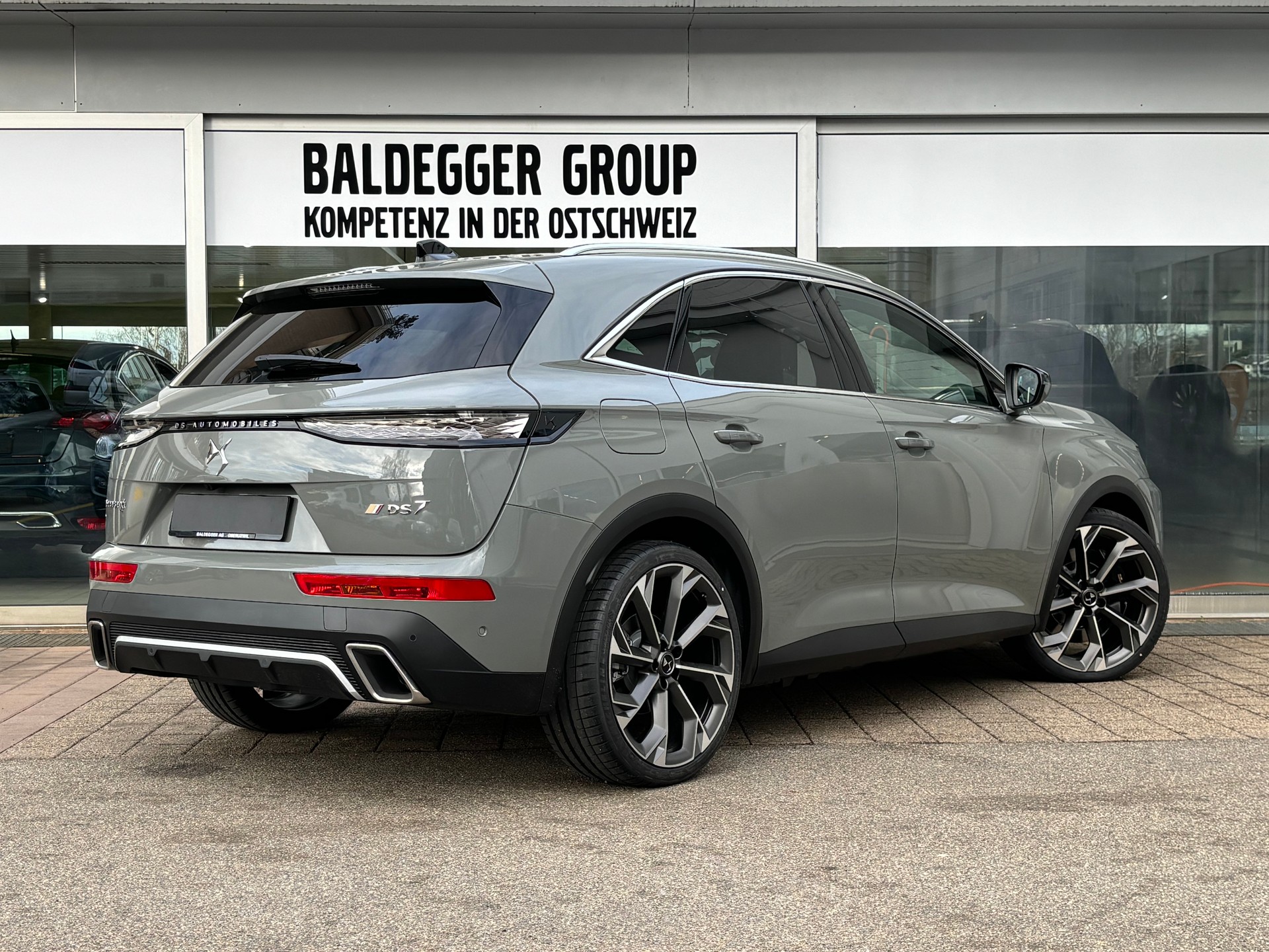 DS AUTOMOBILES DS7 1.6 E-Tense Rivoli 4x4-showroom-element-1