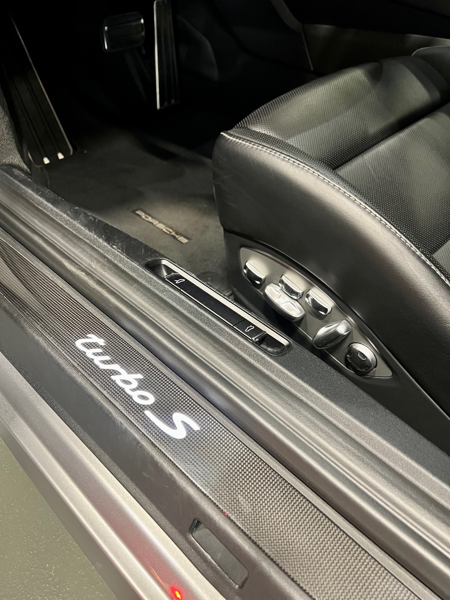 PORSCHE 911 Turbo S PDK-image-12