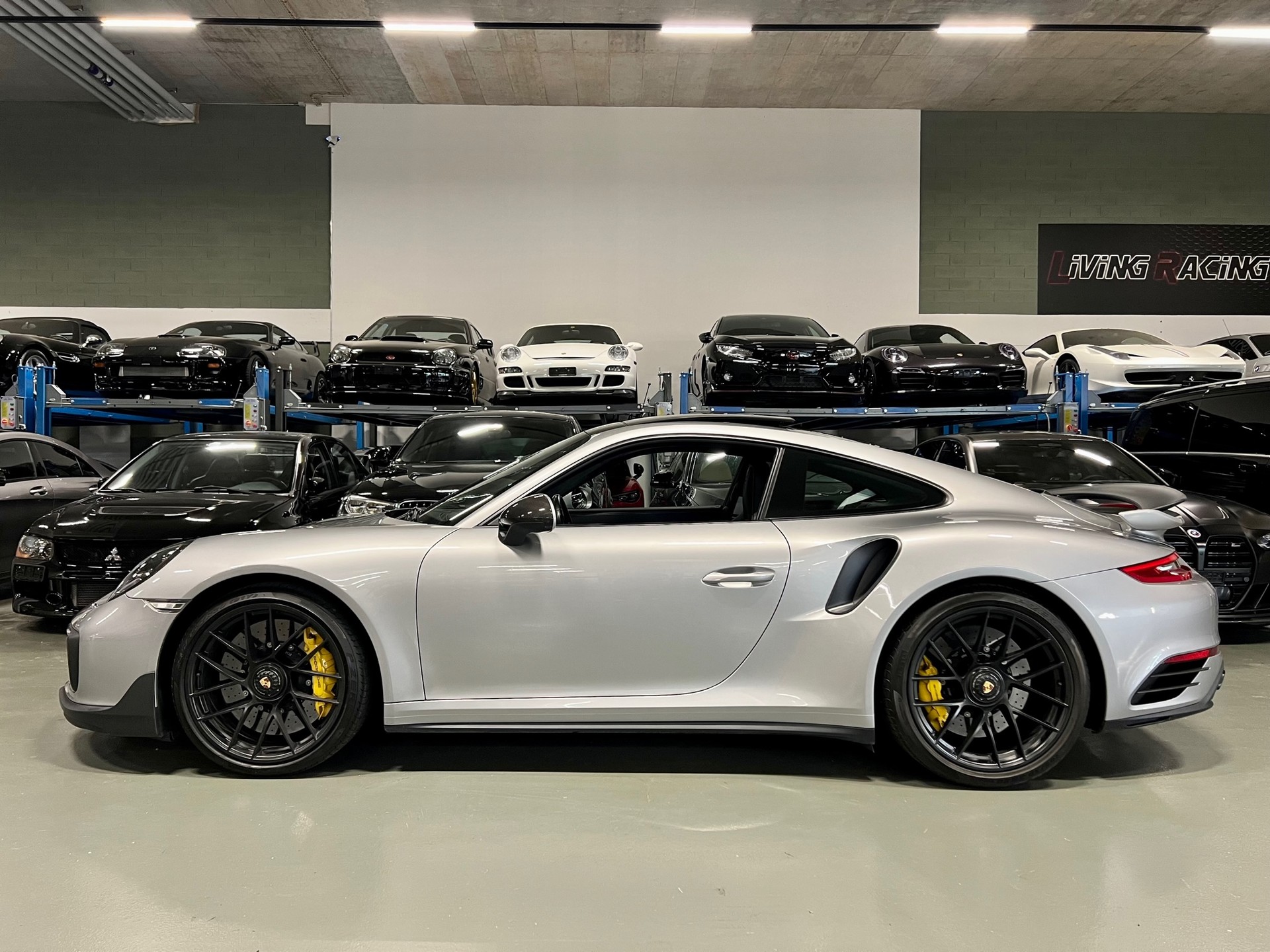 PORSCHE 911 Turbo S PDK-image-0