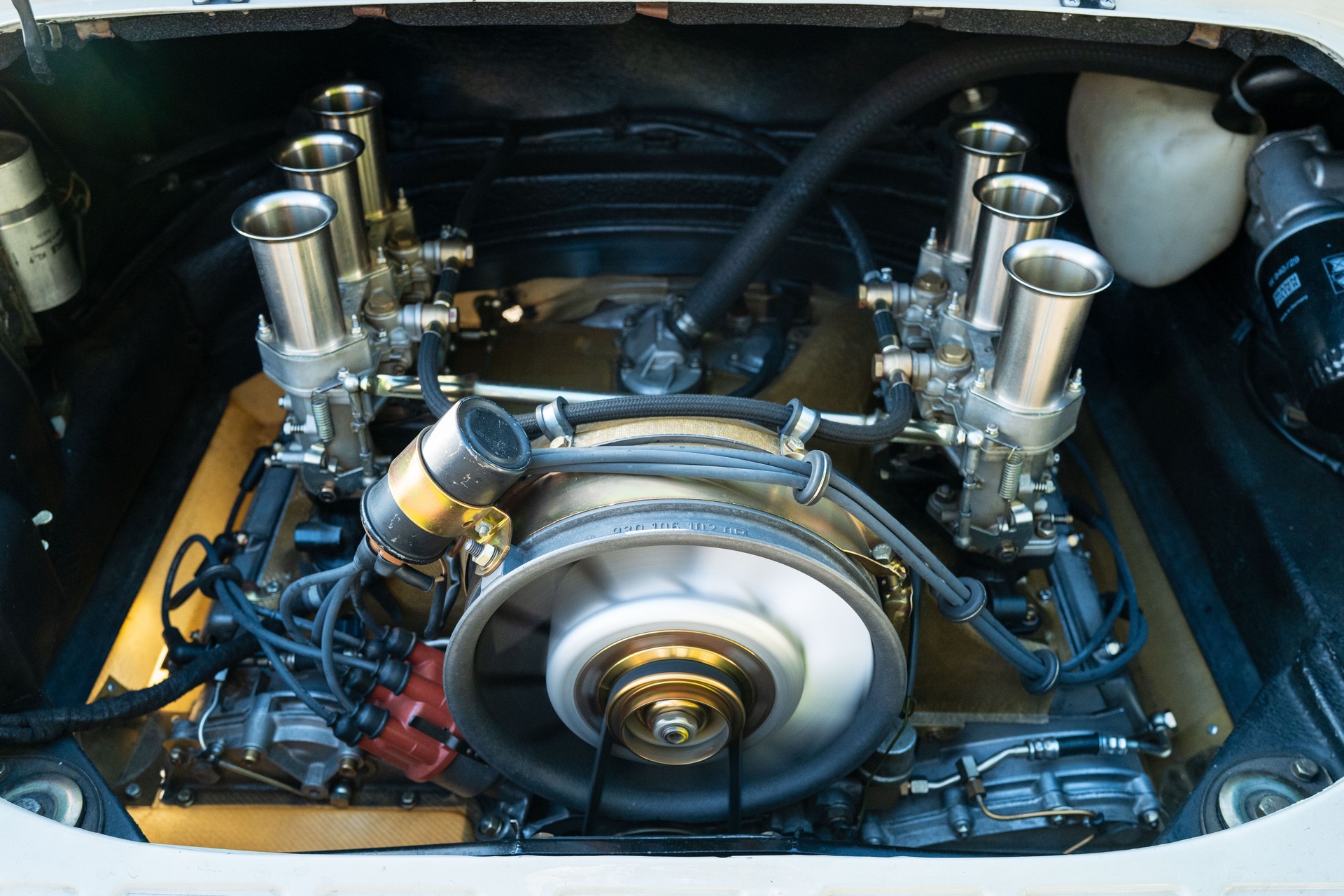 PORSCHE 911-image-10