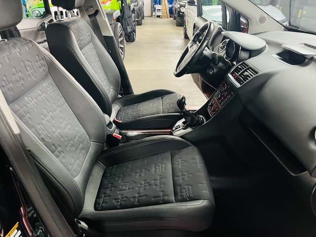 OPEL Meriva 1.4 Turbo Anniversary Edition-image-9