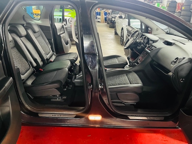 OPEL Meriva 1.4 Turbo Anniversary Edition-image-8